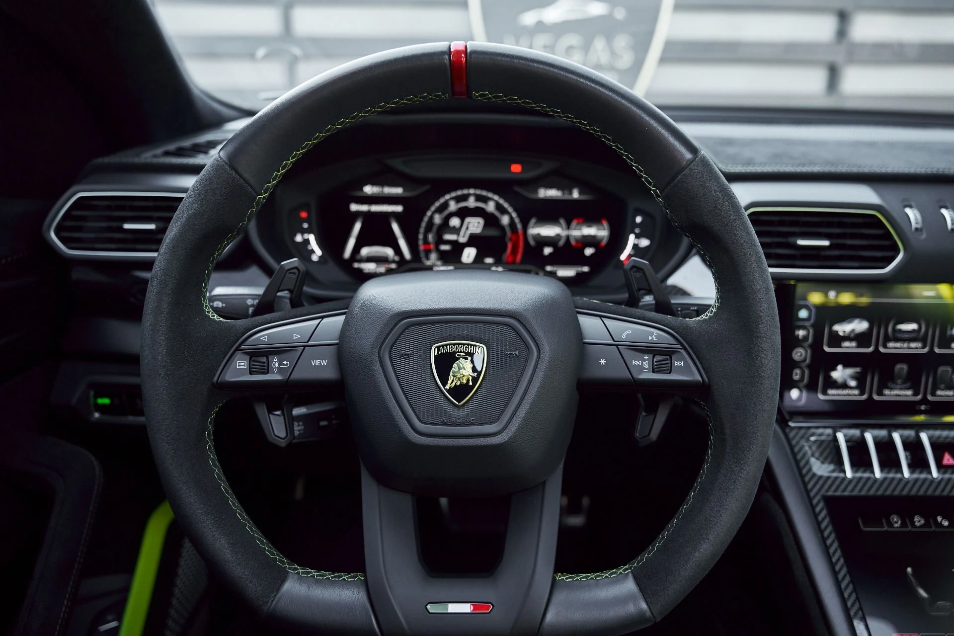 mph058_2675077219_Used_2024_Lamborghini_Urus_Performante_1771724643_df2129857f