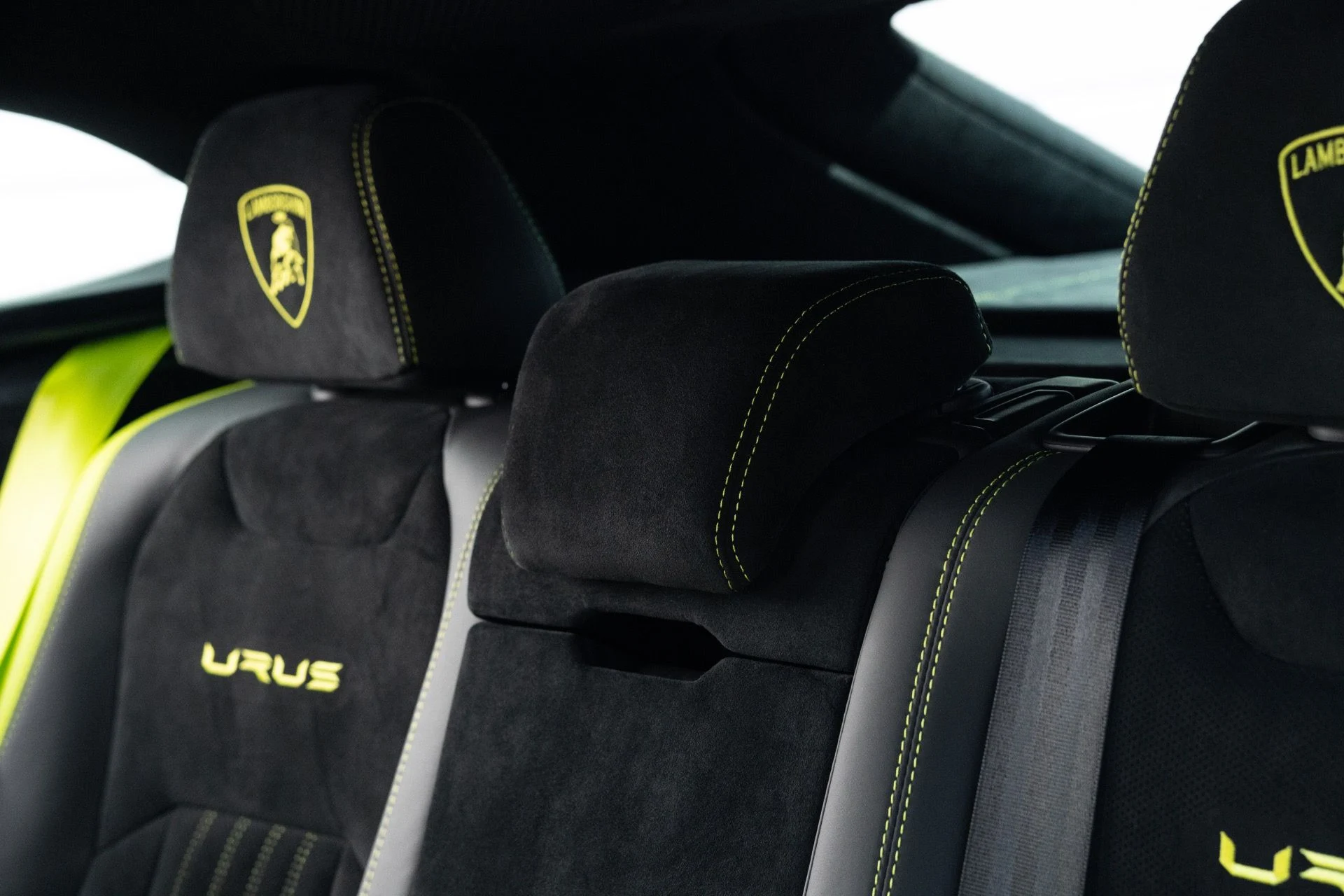 mph058_2680628681_Used_2023_Lamborghini_Urus_Performante_1771690657_9010c75c6c