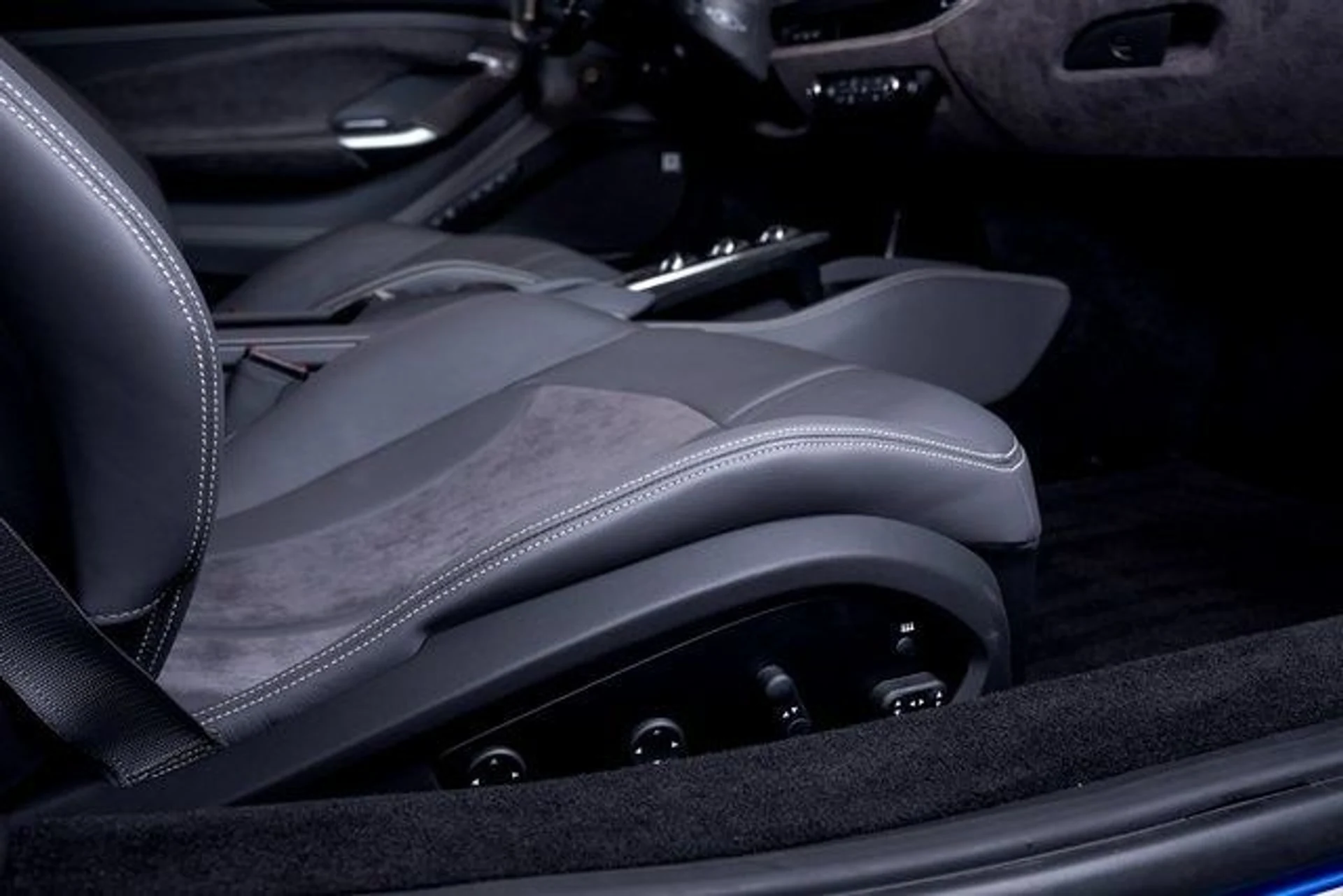 mph058_2698743027_58feac428b8619405eb821dfebaadc51x_38585e62a6