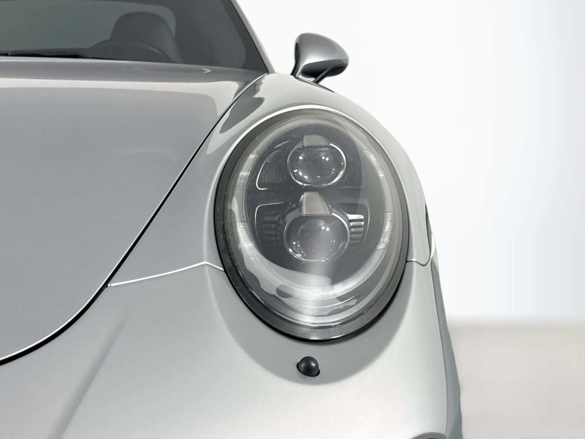 mph058_2702790636_Used_2018_Porsche_911_Carrera_4_GTS_1791931126_40a5264765