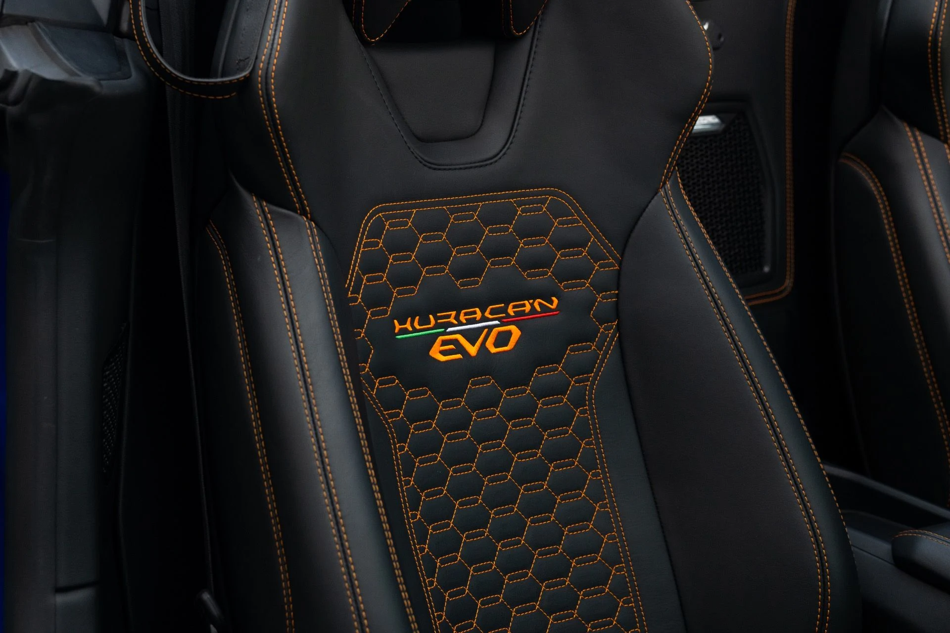 mph058_2728050309_Used_2023_Lamborghini_Huracan_EVO_Spyder_1763055563_952203c65b