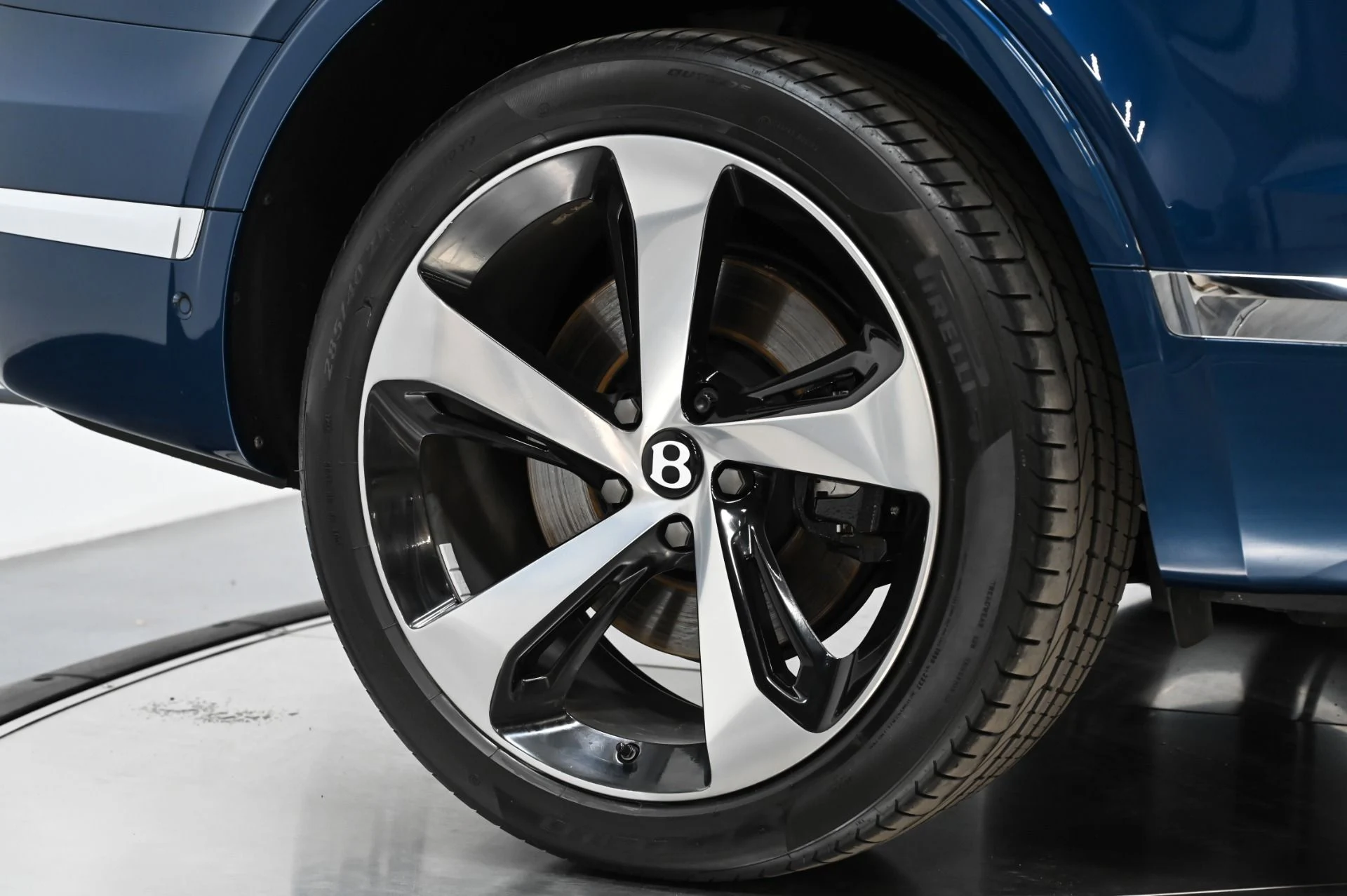 mph058_2735022623_Used_2018_Bentley_Bentayga_W12_1749249697_4cacb550d4
