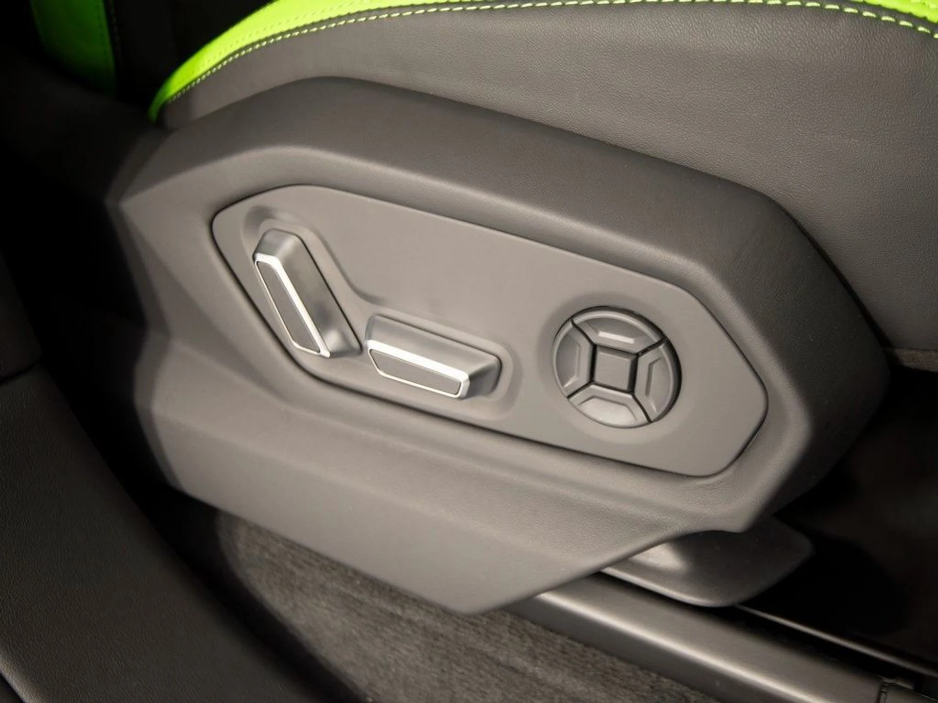 mph058_2745020036_d15bdab1f1db41a6a7e021120693e563x_37f52cff09