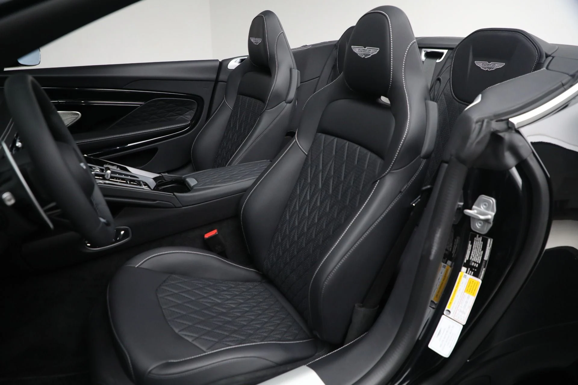 mph058_275379808_New_2025_Aston_Martin_DB_12_Volante_134c2bcf86