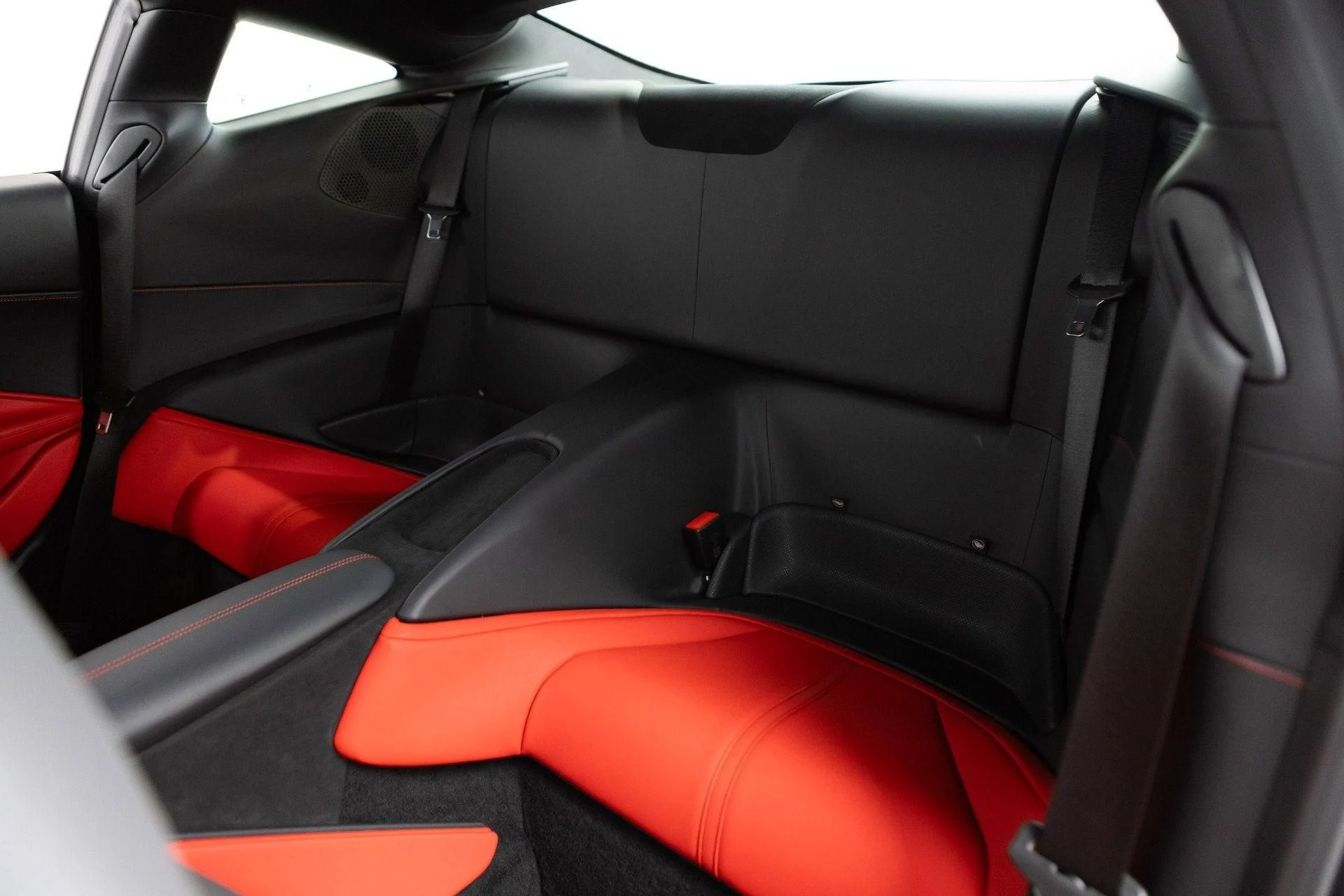 mph058_2756921572_Used_2024_Ferrari_Roma_1777368643_931312c769