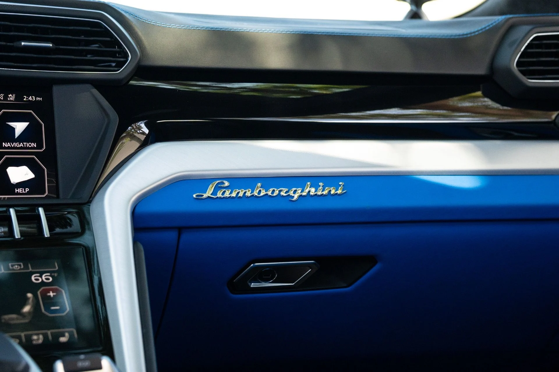 mph058_2757617384_Used_2019_Lamborghini_Urus_1781242066_dd56e4cdda