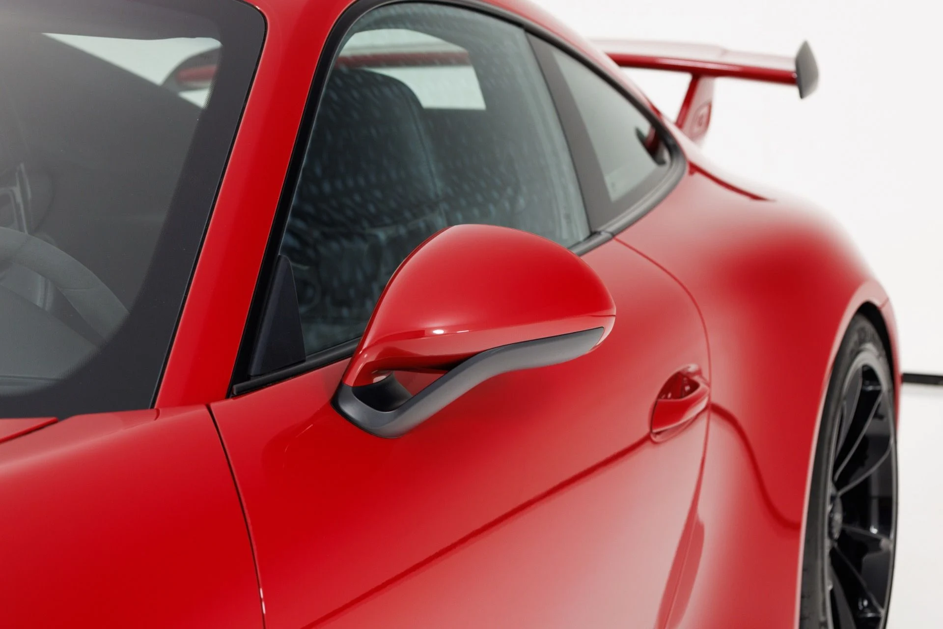 mph058_2776888954_Used_2018_Porsche_911_GT_3_1781113327_072ee26294