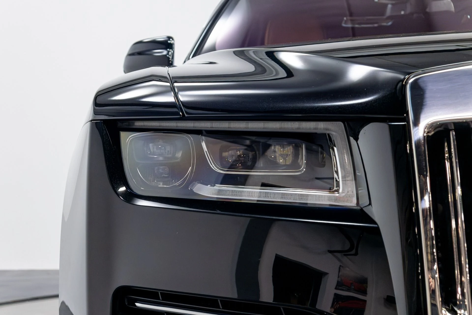 mph058_2803316525_Used_2022_Rolls_Royce_Ghost_1776785010_82163086c4