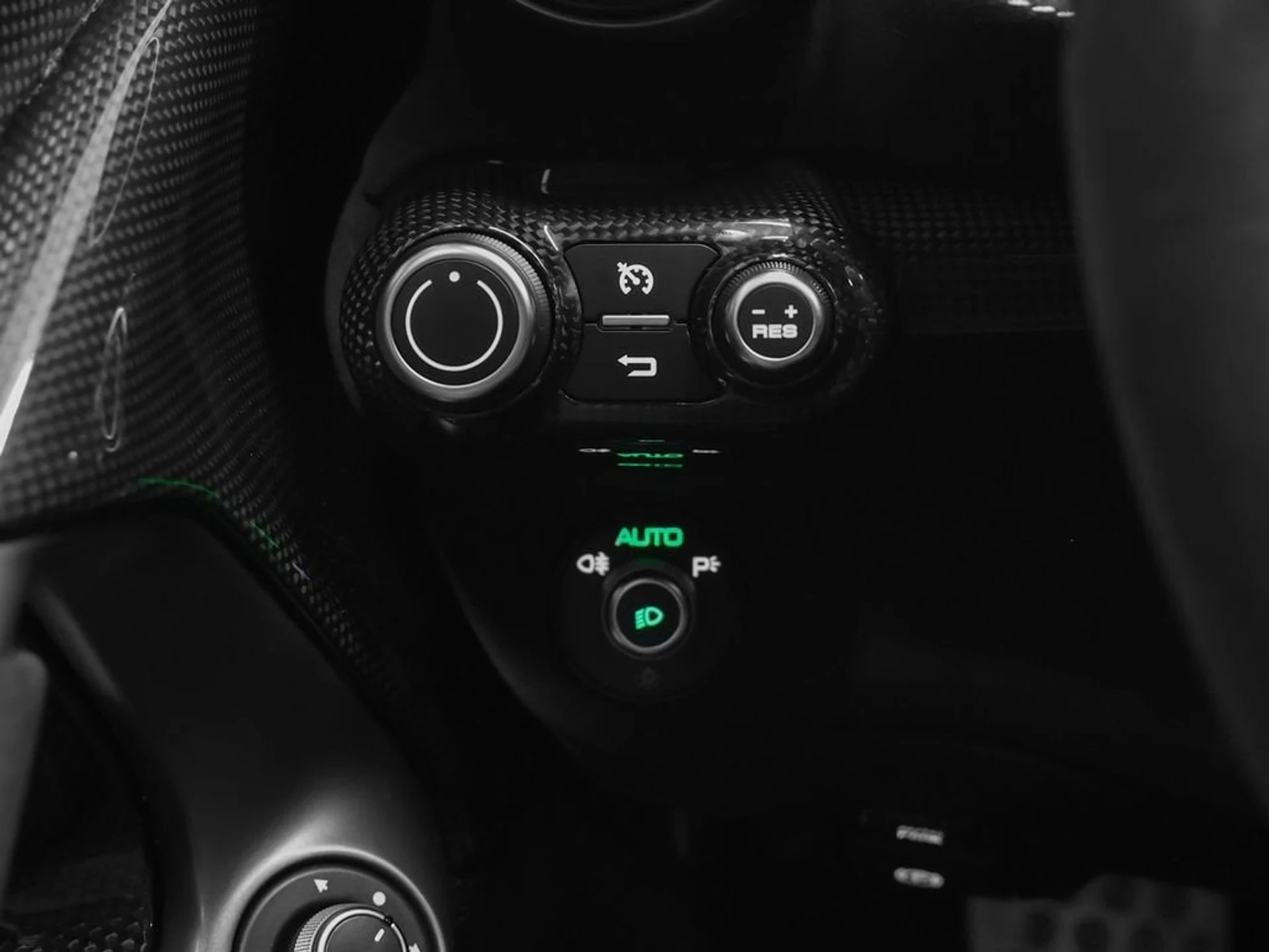 mph058_281815175_59_79dac563b2