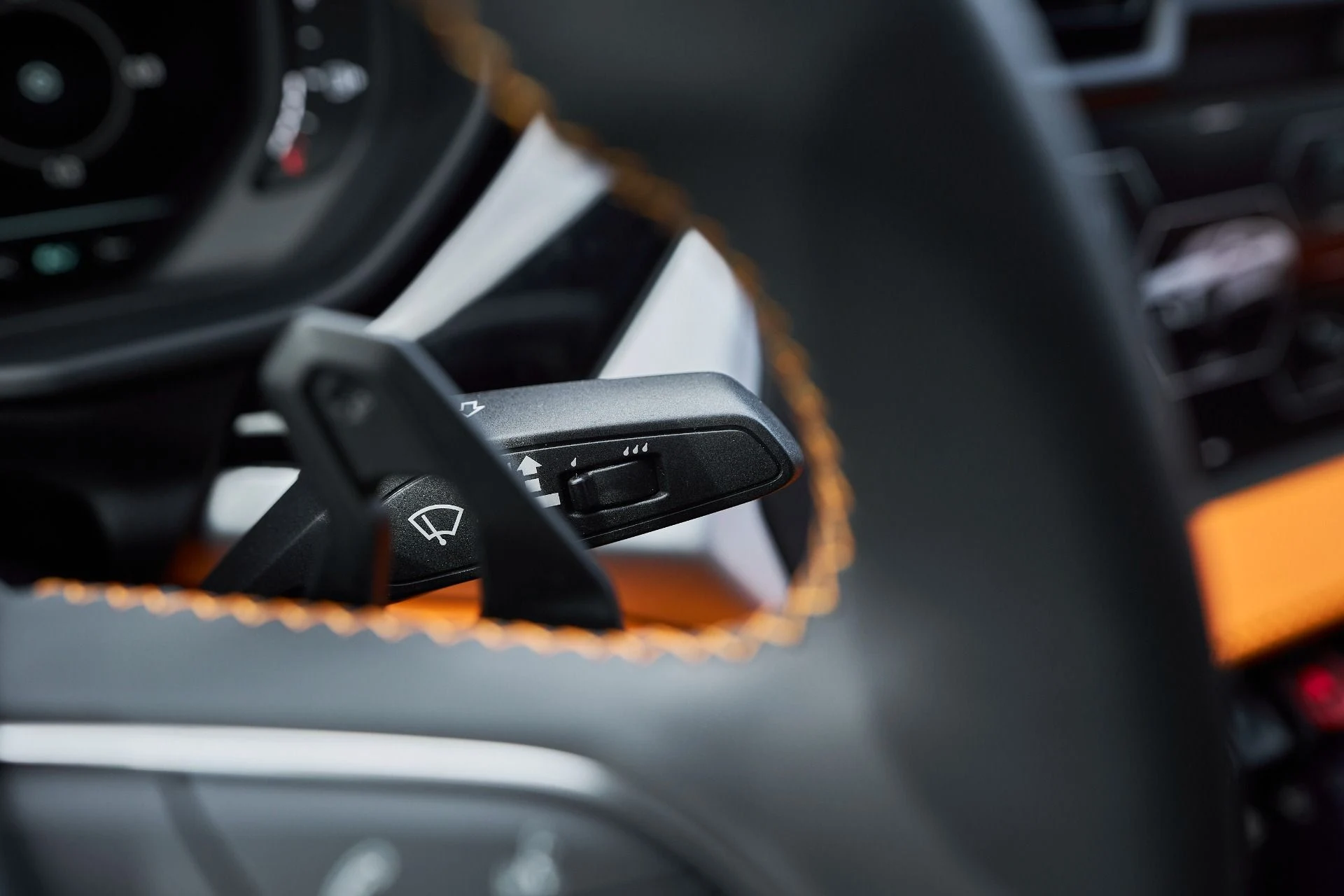 mph058_2849741149_Used_2025_Lamborghini_Urus_SE_1763677074_cc6df9d69c