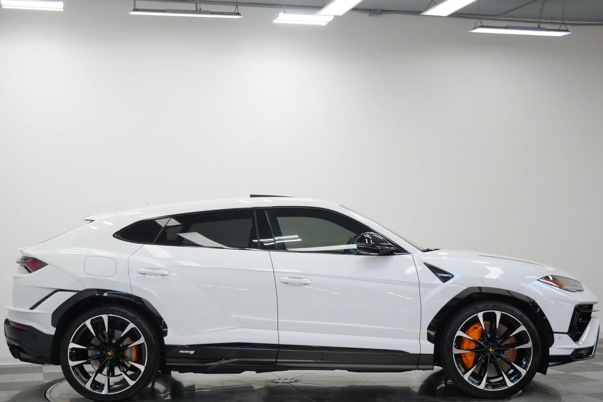 mph058_2858949380_Used_2023_Lamborghini_Urus_S_Very_Low_Miles_657_Horsepower_Bang_and_Olufsen_Audio_1781208380_40607c7e8d