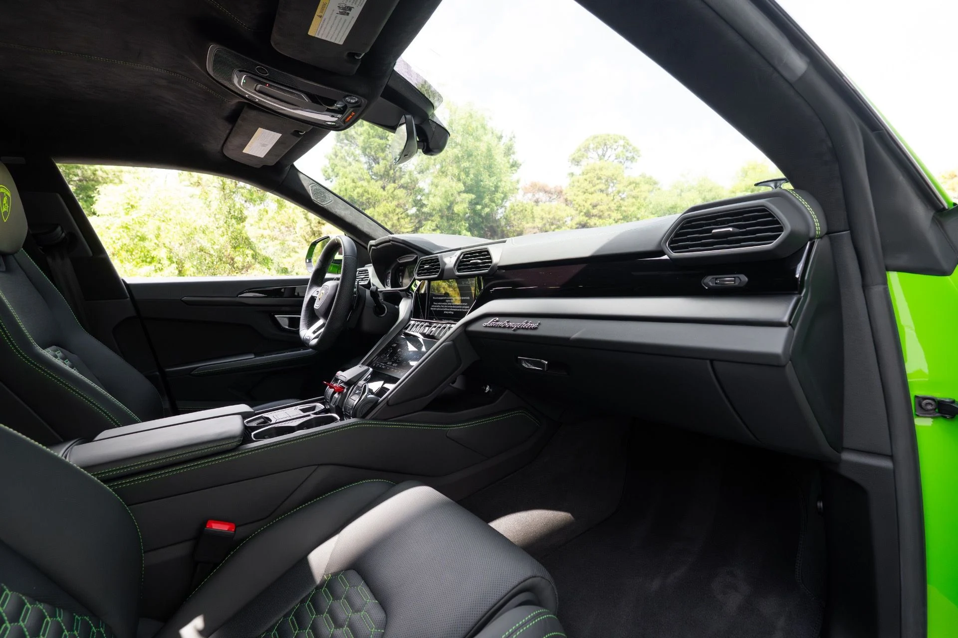 mph058_2878527179_Used_2023_Lamborghini_Urus_S_1758835388_d2b0aea55c