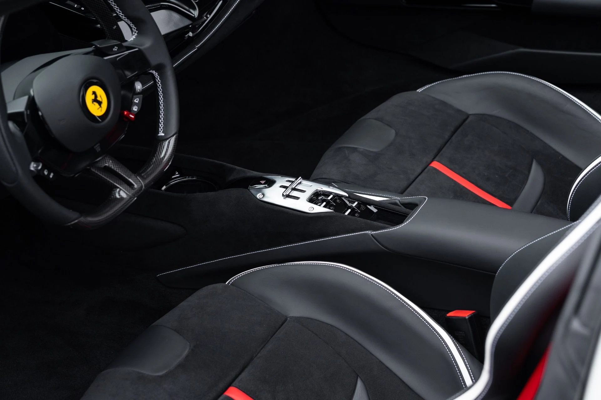 mph058_2887060092_Used_2024_Ferrari_SF_90_Spider_1775624639_9421341823