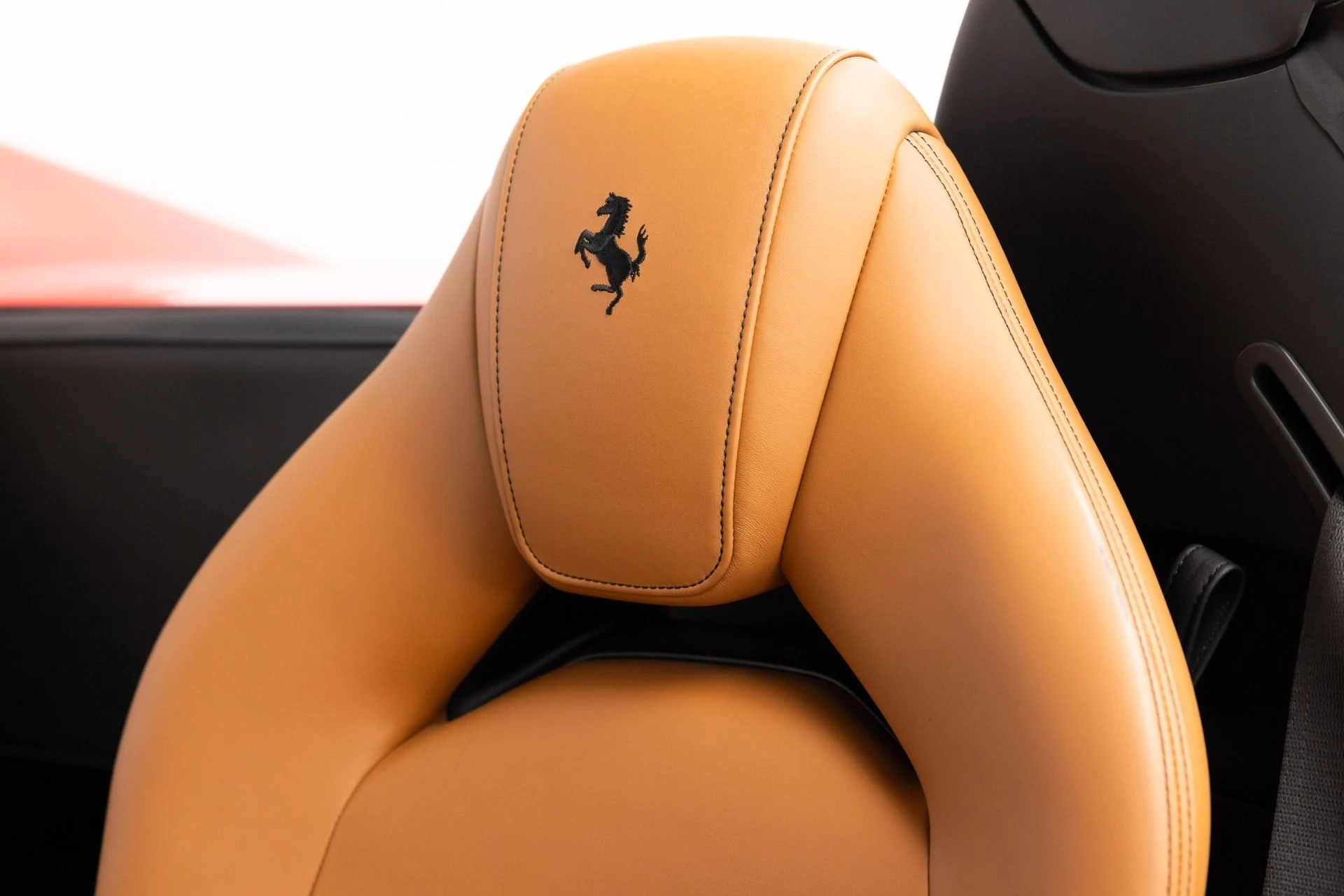mph058_2900051600_Used_2019_Ferrari_488_Spider_1787231247_adc995160b