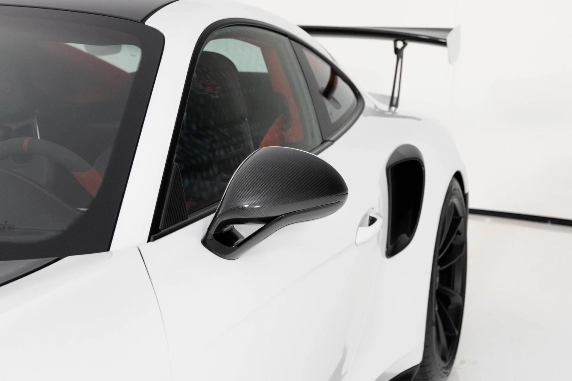 mph058_2909782388_Used_2018_Porsche_911_GT_2_RS_1763508422_c3a5632a47