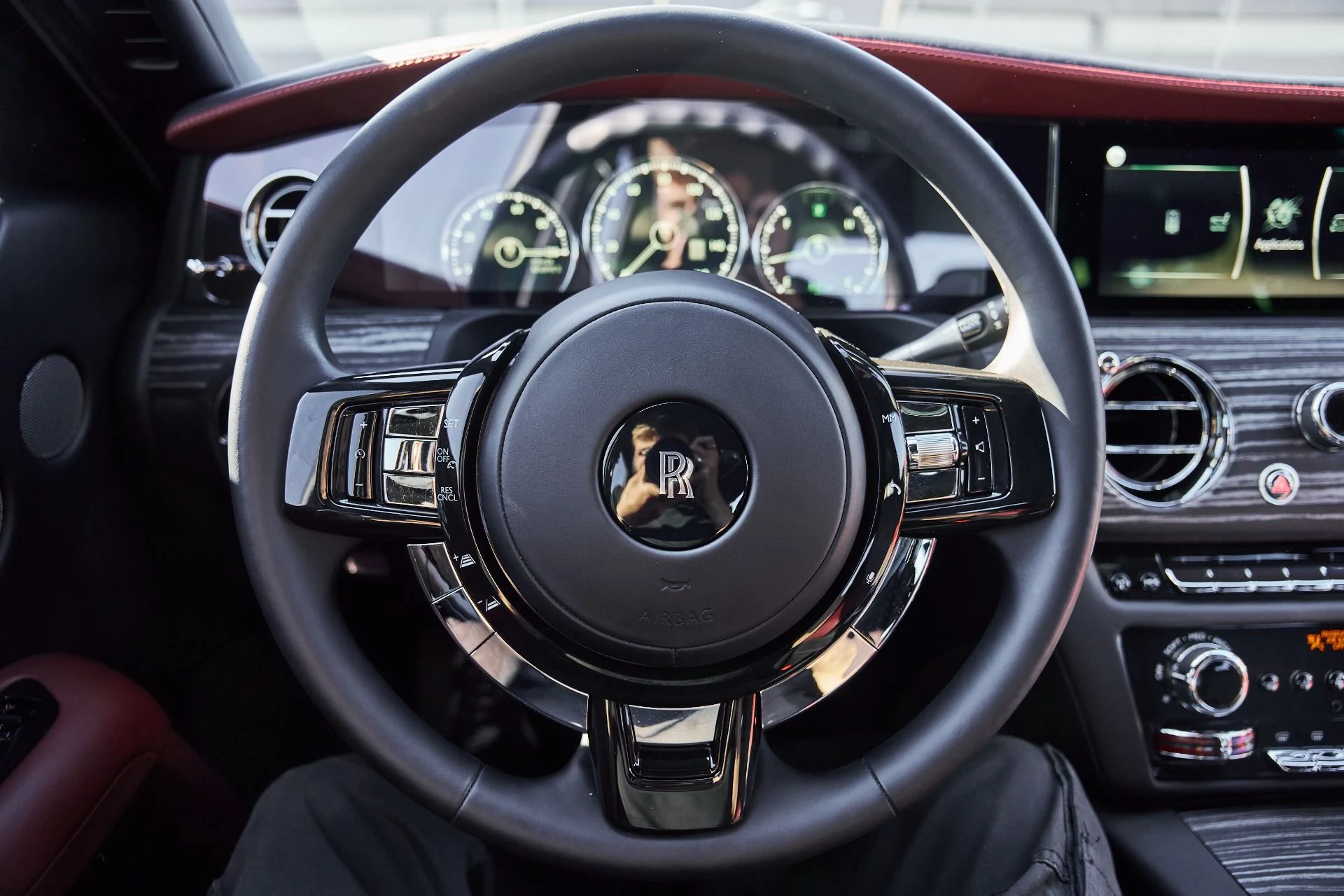 mph058_2925527079_Used_2023_Rolls_Royce_Ghost_1770699592_f71908446a