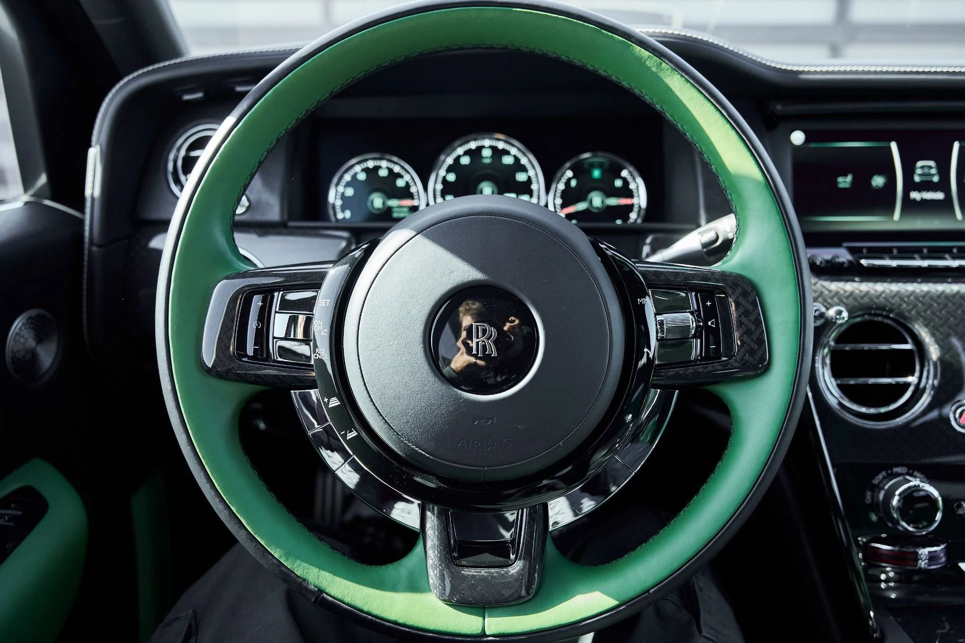 mph058_2926123575_Used_2023_Rolls_Royce_Cullinan_Black_Badge_1769736523_c16fd0fcc5