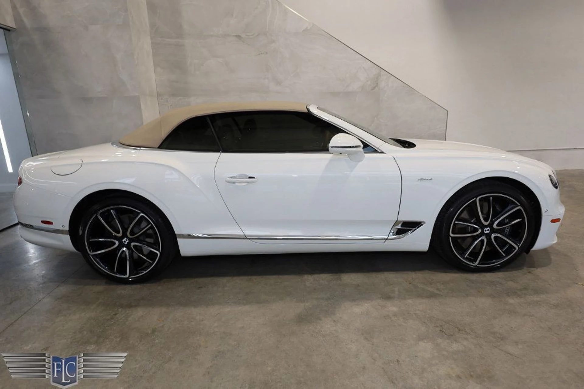 mph058_2953574464_used_2023_bentley_continental_gtazureconvertible_9689_22727335_59_1024_e458ff4c3d