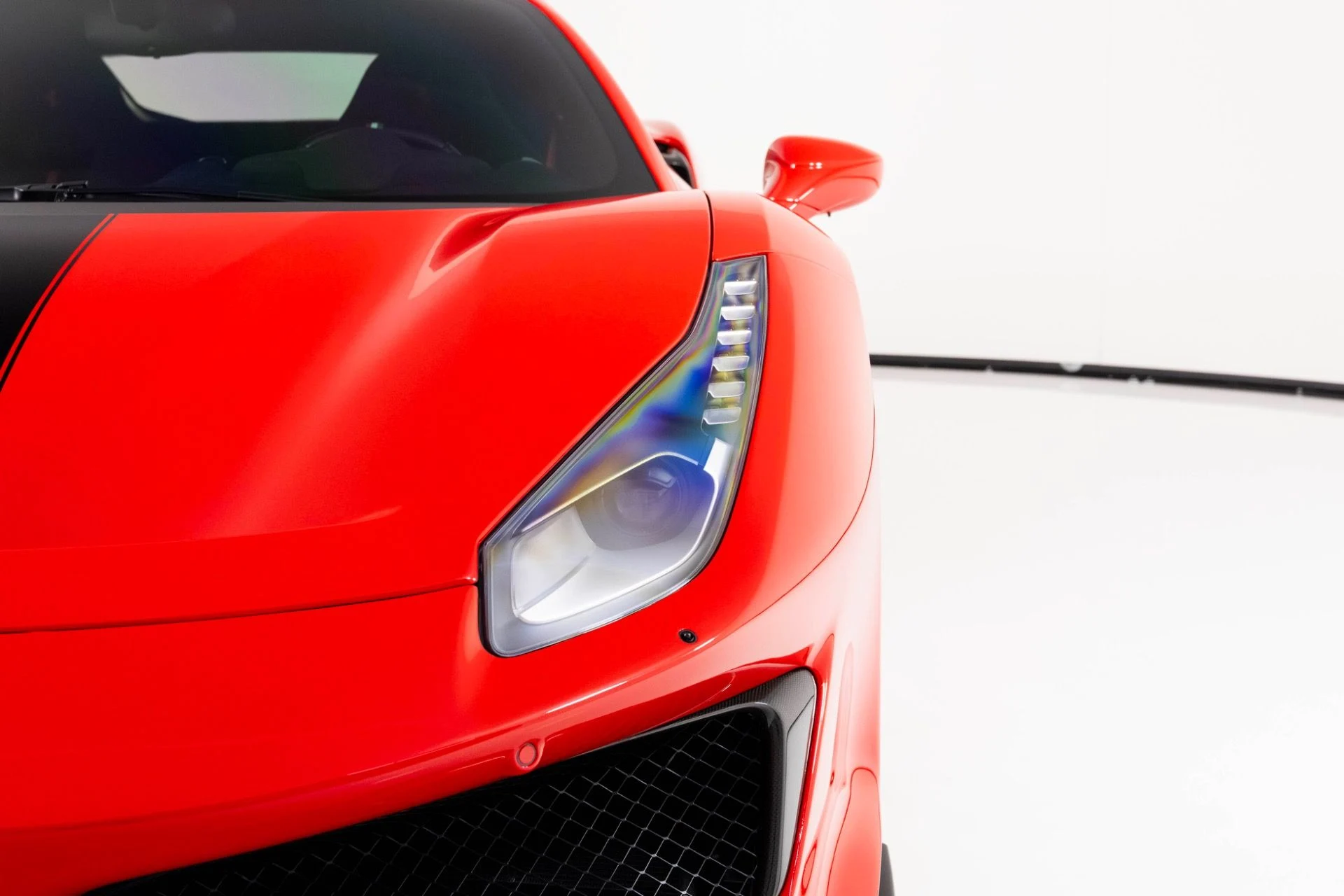 mph058_2957369633_Used_2019_Ferrari_488_Pista_Coupe_1764015874_2c8b02f650