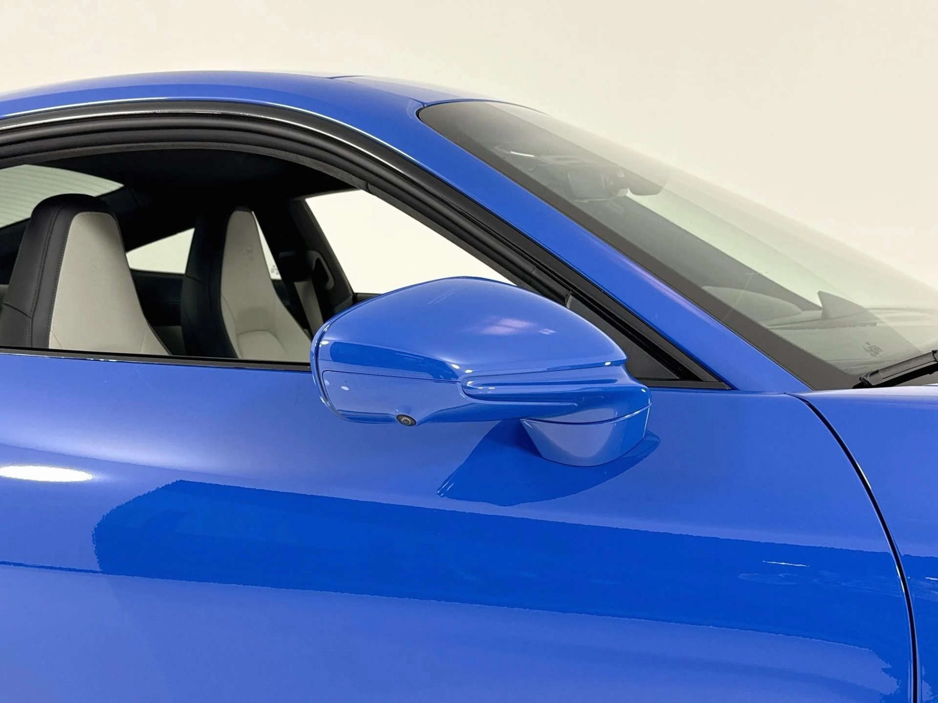 mph058_3023392500_Used_2025_Porsche_911_Carrera_1793206568_fd2e0d1351