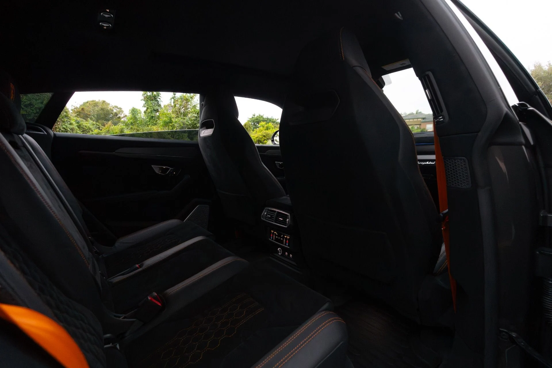 mph058_3033676471_Used_2023_Lamborghini_Urus_Performante_1764644913_2f32652df9