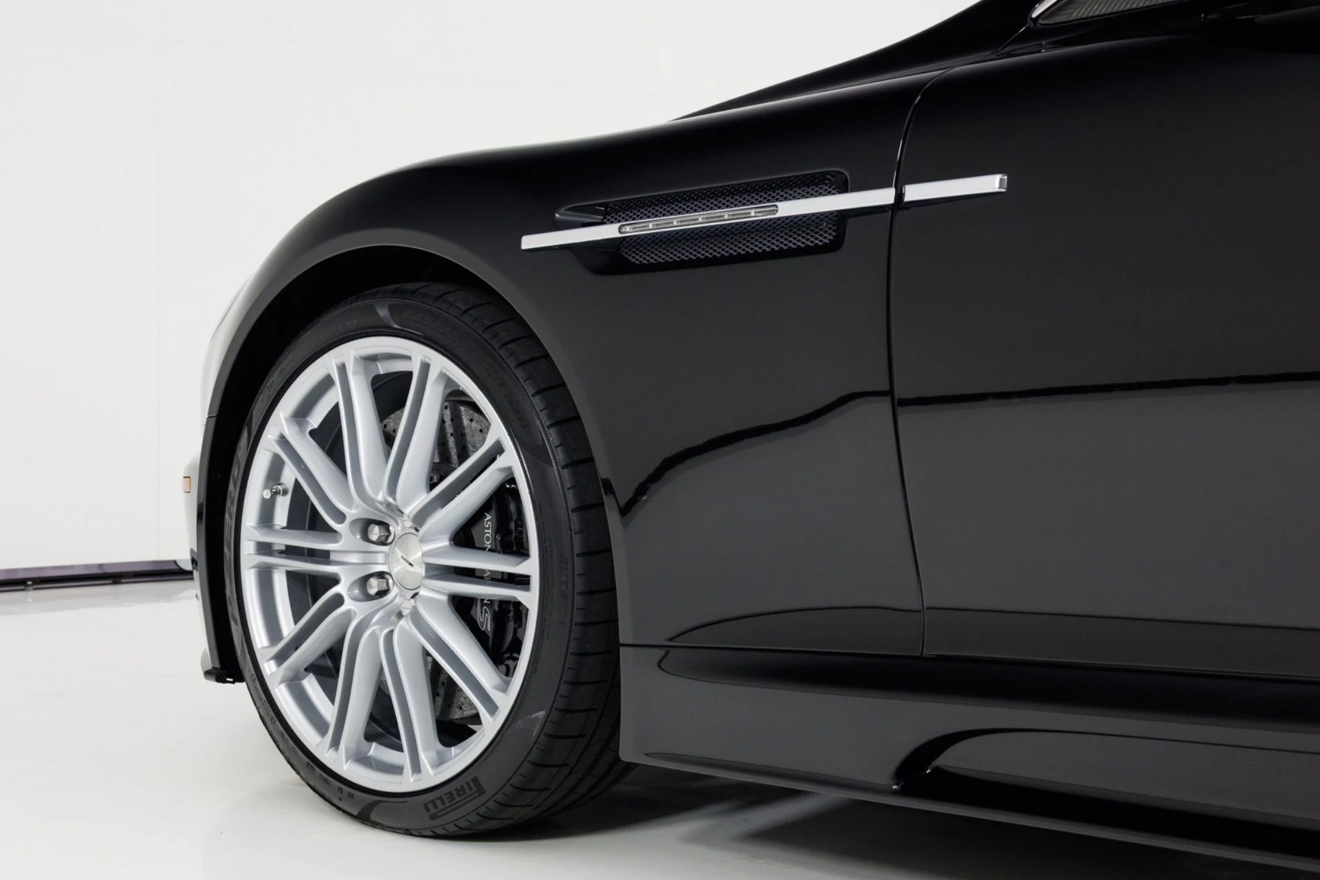 mph058_3047076191_Used_2009_Aston_Martin_DBS_1778627779_2f5378f40f