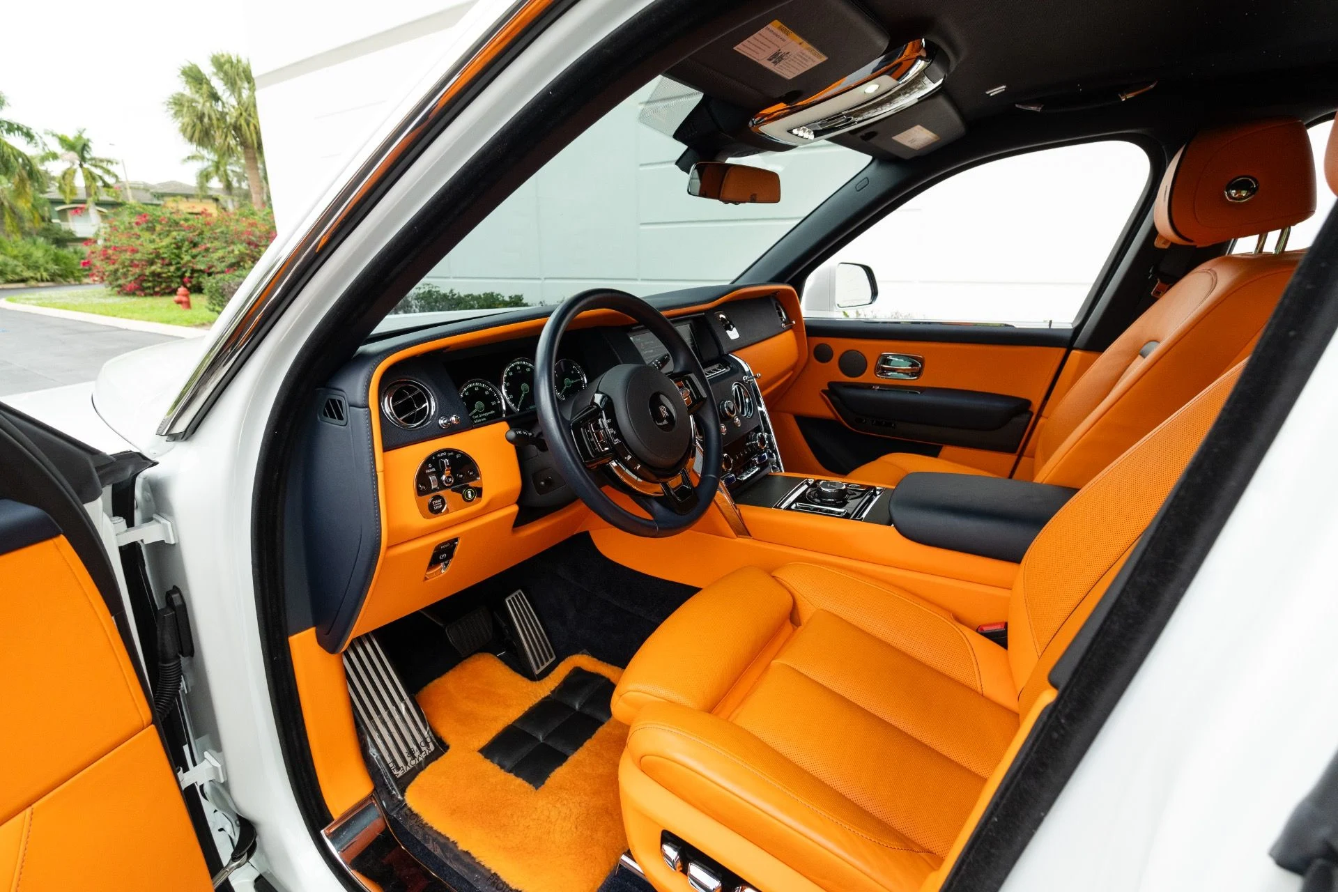 mph058_3061214434_Used_2023_Rolls_Royce_Cullinan_1766776442_79a6b76e15