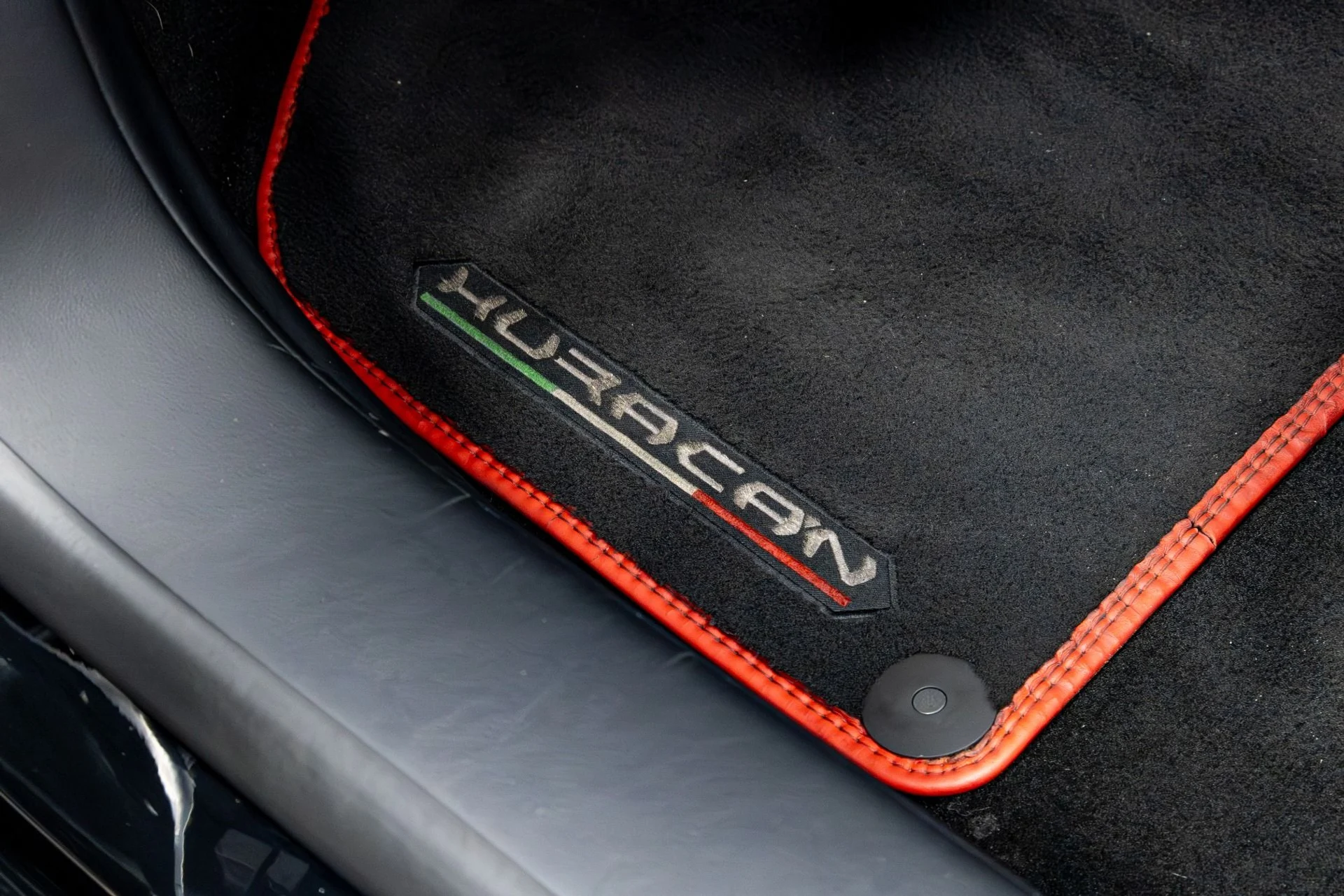 mph058_3076713531_Used_2020_Lamborghini_Huracan_EVO_1774302788_6de5b370ff