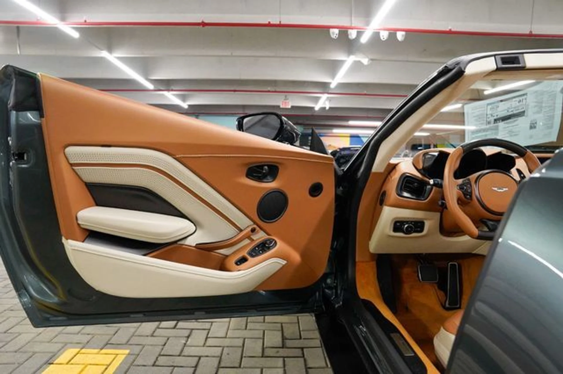 mph058_3084554657_22938048_59_411549ccce