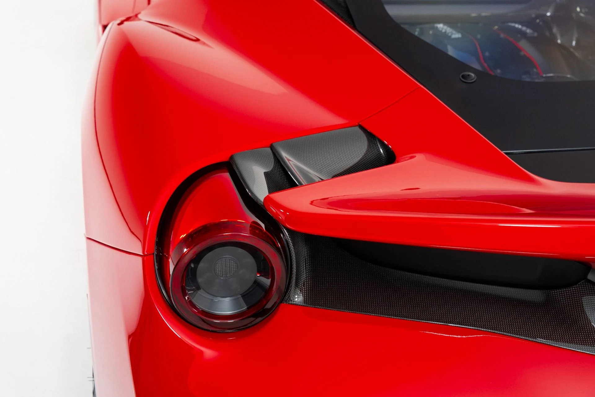 mph058_309923752_Used_2019_Ferrari_488_Pista_1760379304_ad99a441be
