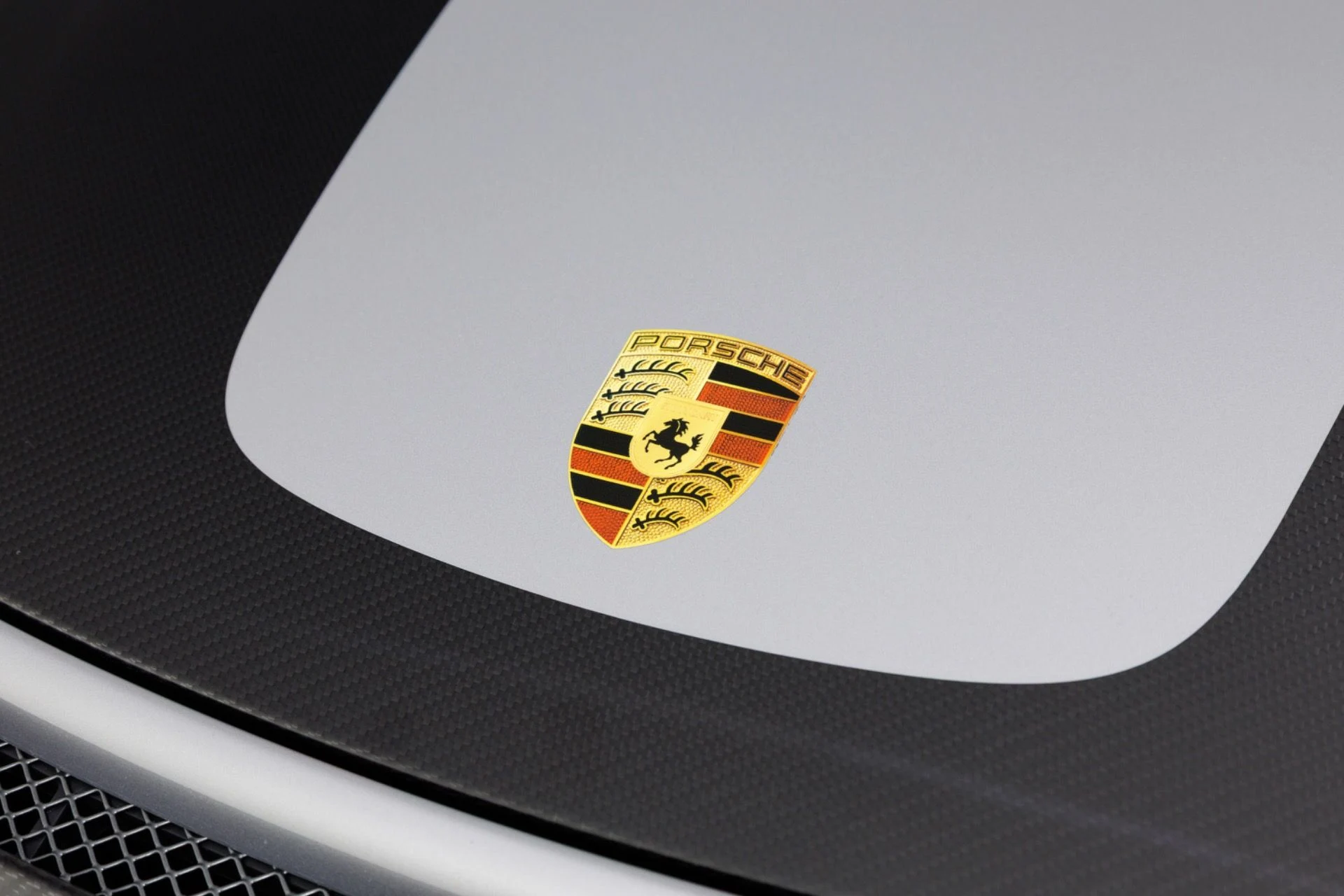 mph058_3140226445_Used_2018_Porsche_911_GT_2_RS_1791916169_dfb5e7ecad
