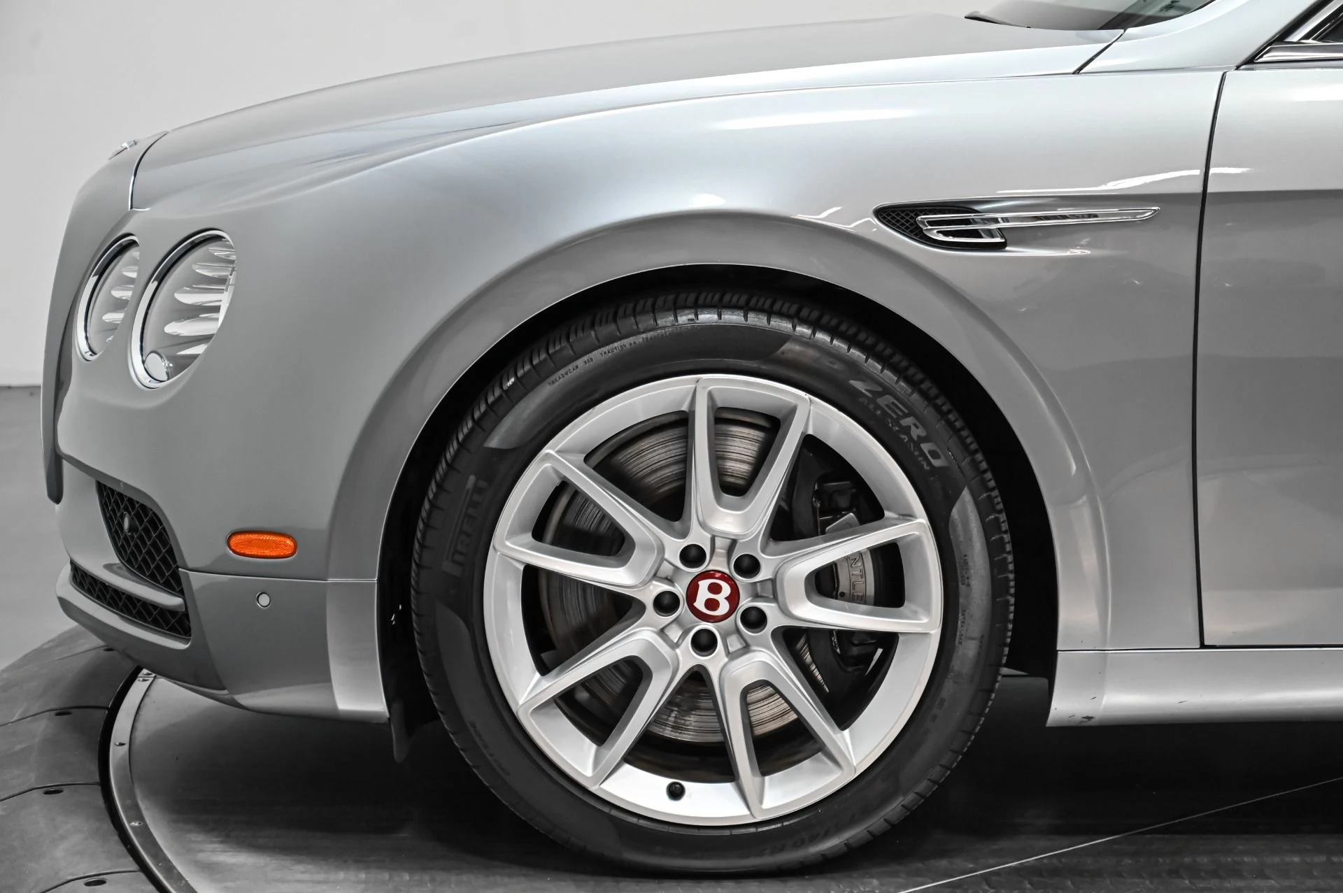 mph058_3159938280_Used_2018_Bentley_Flying_Spur_V8_S_1754506017_518f072a1b