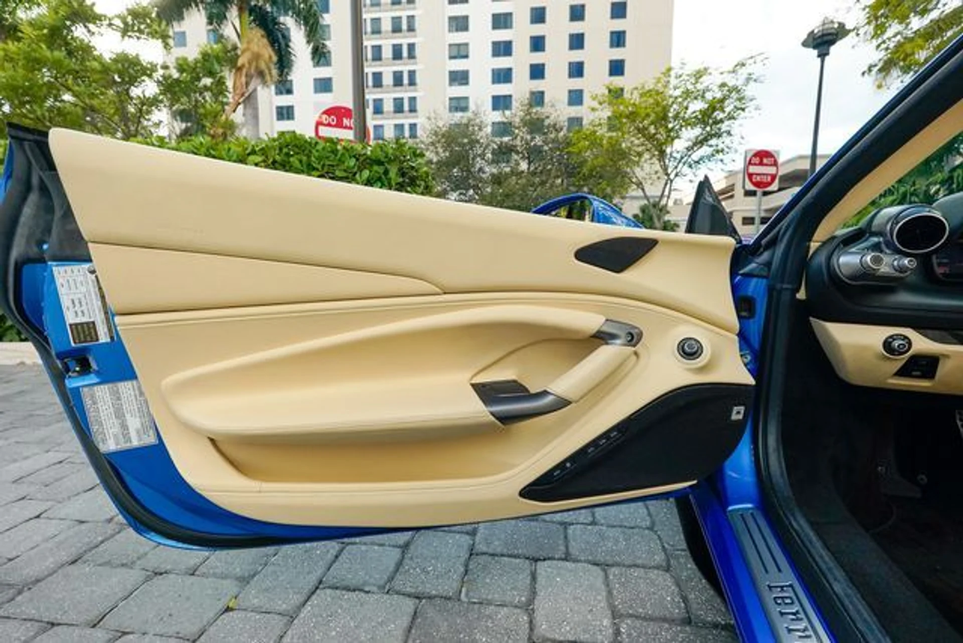 mph058_3172162469_22977757_59_f4004ca087