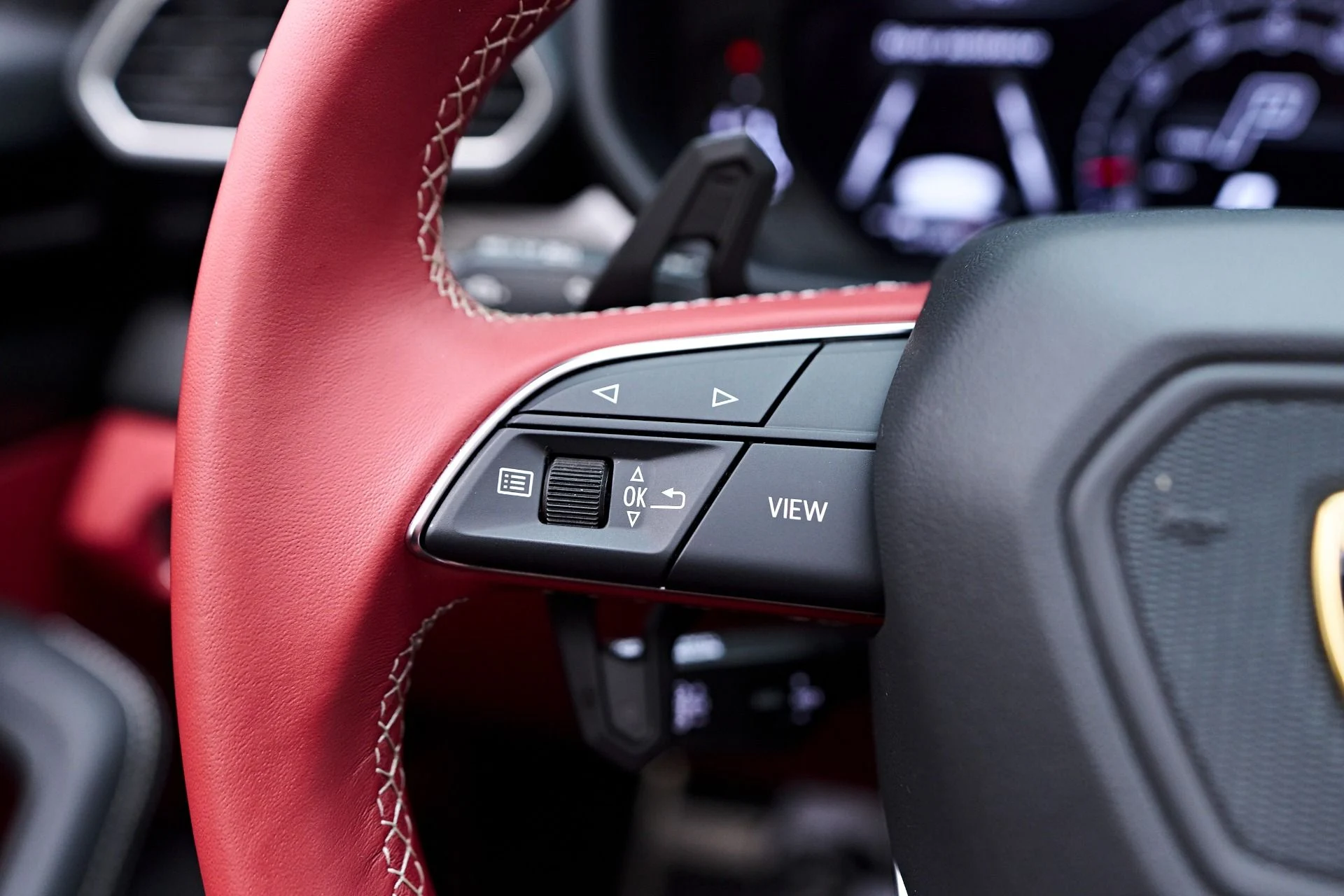 mph058_3243924569_Used_2024_Lamborghini_Urus_S_1751401874_3386b47786