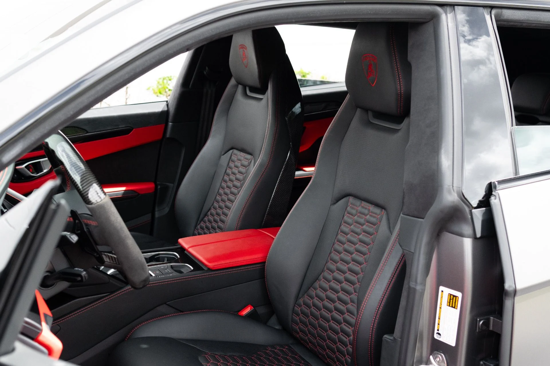 mph058_3308972559_Used_2022_Lamborghini_Urus_1773951330_debbc4d7a6