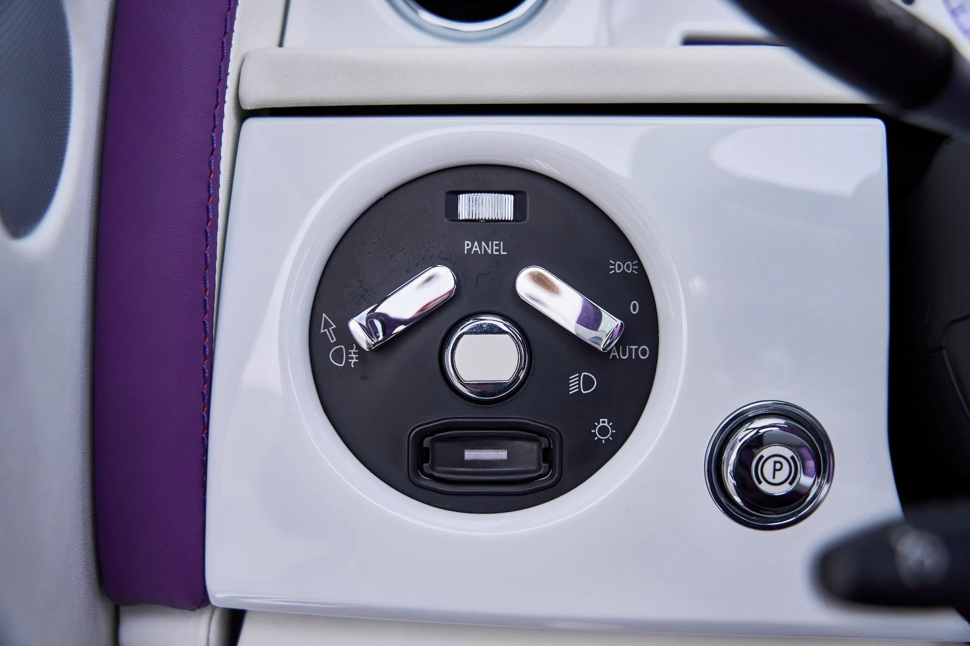 mph058_3315537610_Used_2008_Rolls_Royce_Phantom_Drophead_Coupe_Base_1769136079_0e5020b68d