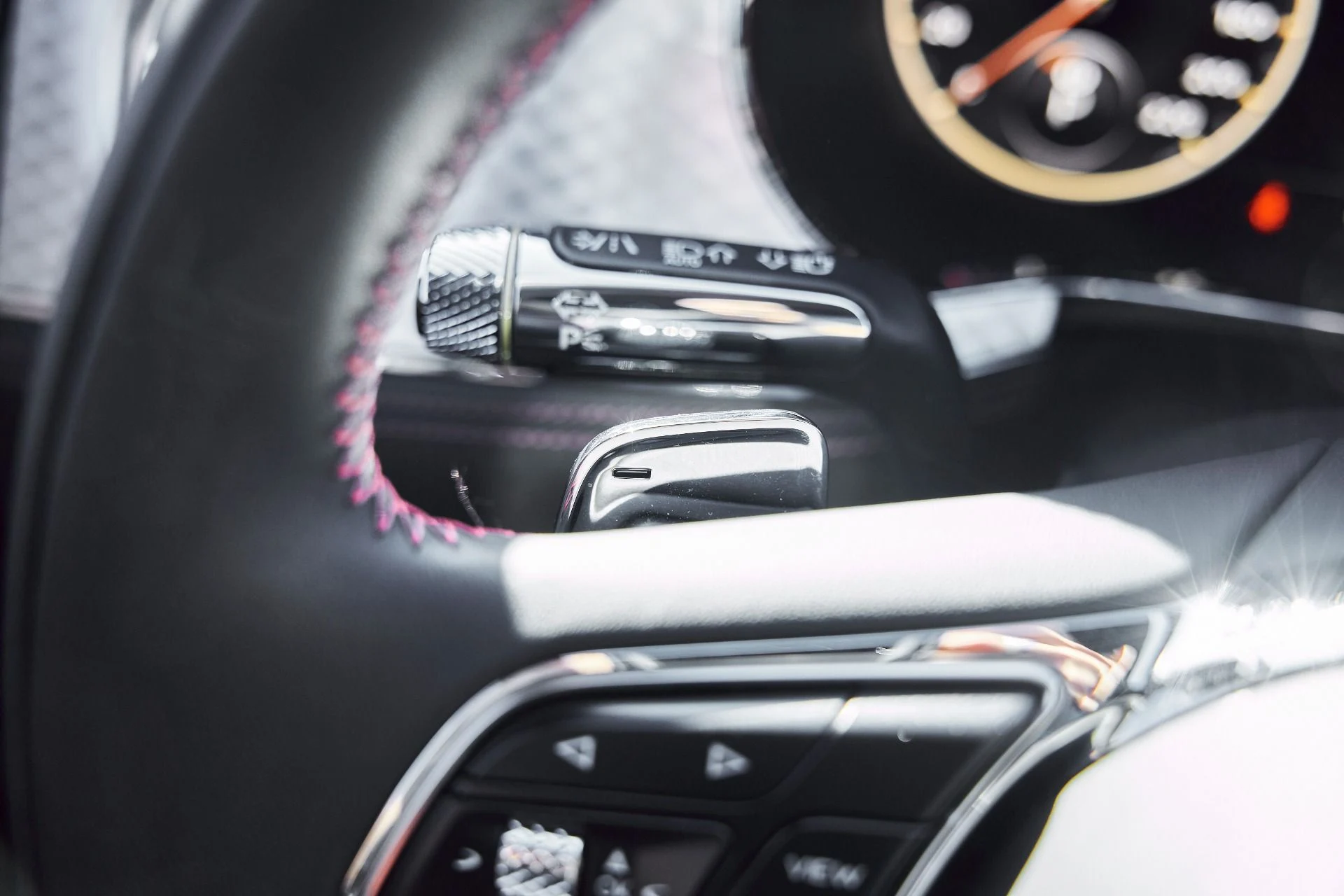 mph058_33272642_Used_2023_Bentley_Flying_Spur_V8_1773280723_5e8535d8aa