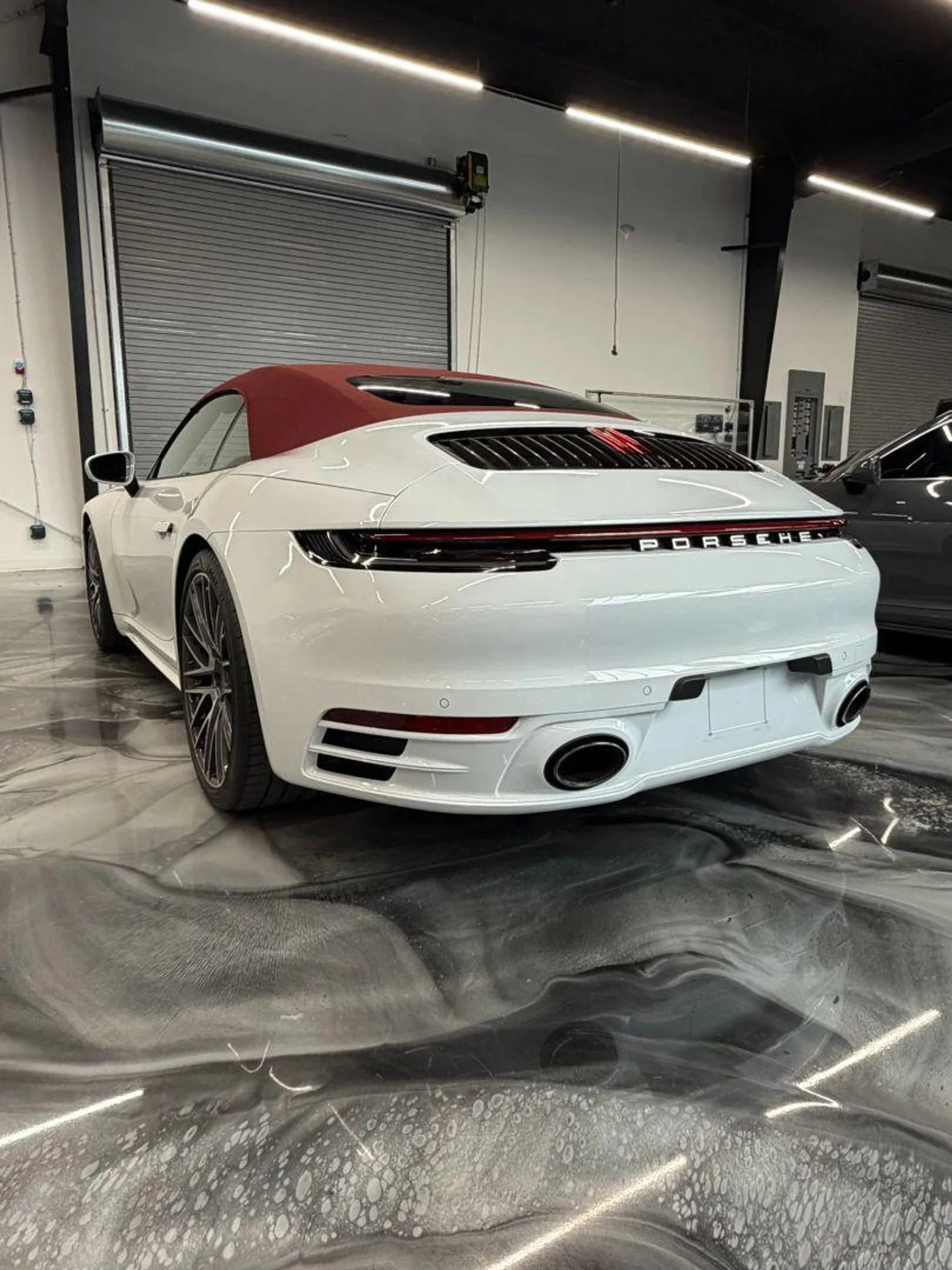mph058_3361137106_Used_2022_Porsche_911_Carrera_Cabriolet_2_D_1786495219_63ae44a4bc