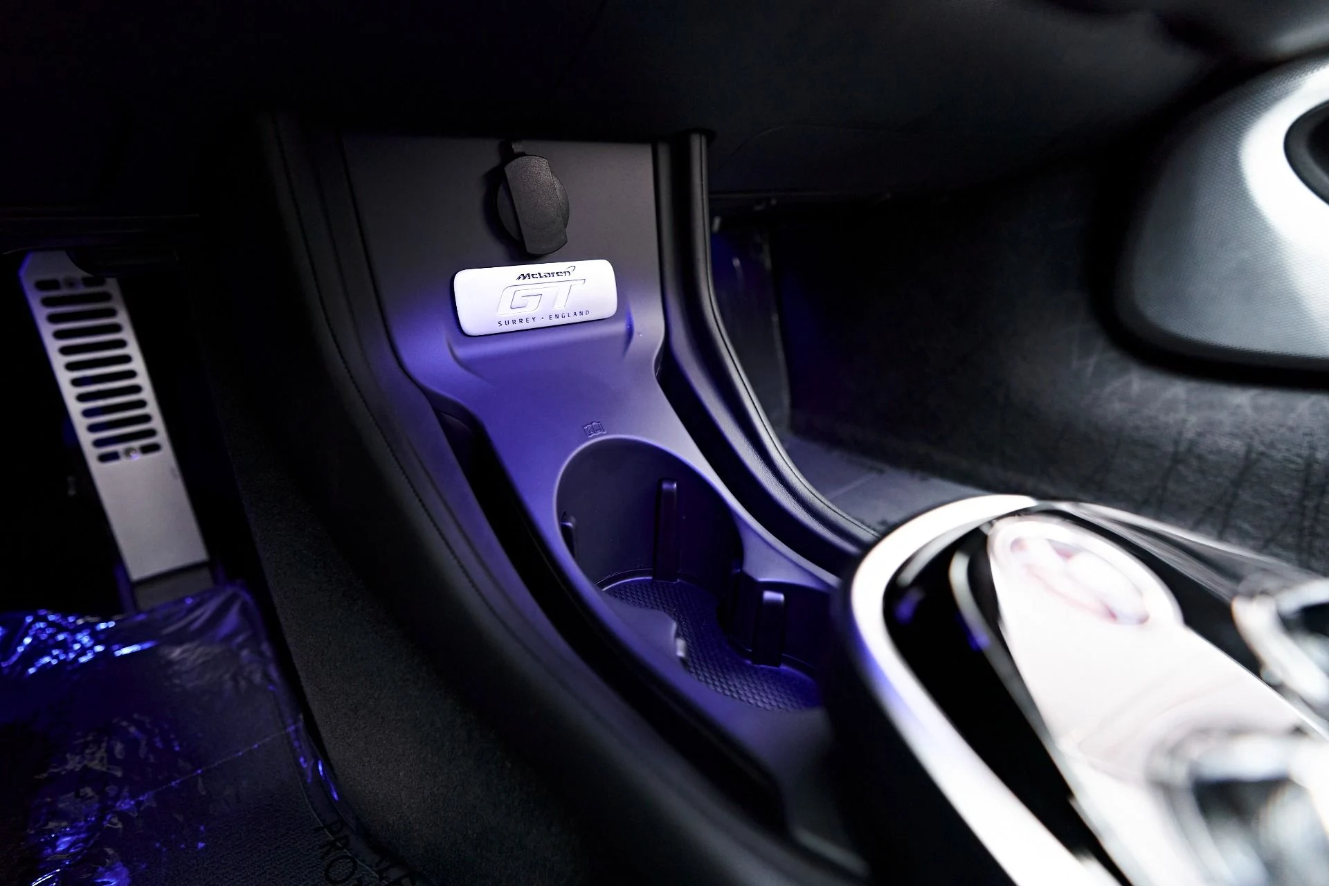 mph058_3383299830_Used_2023_Mc_Laren_GT_Base_1712094494_318b0f7682