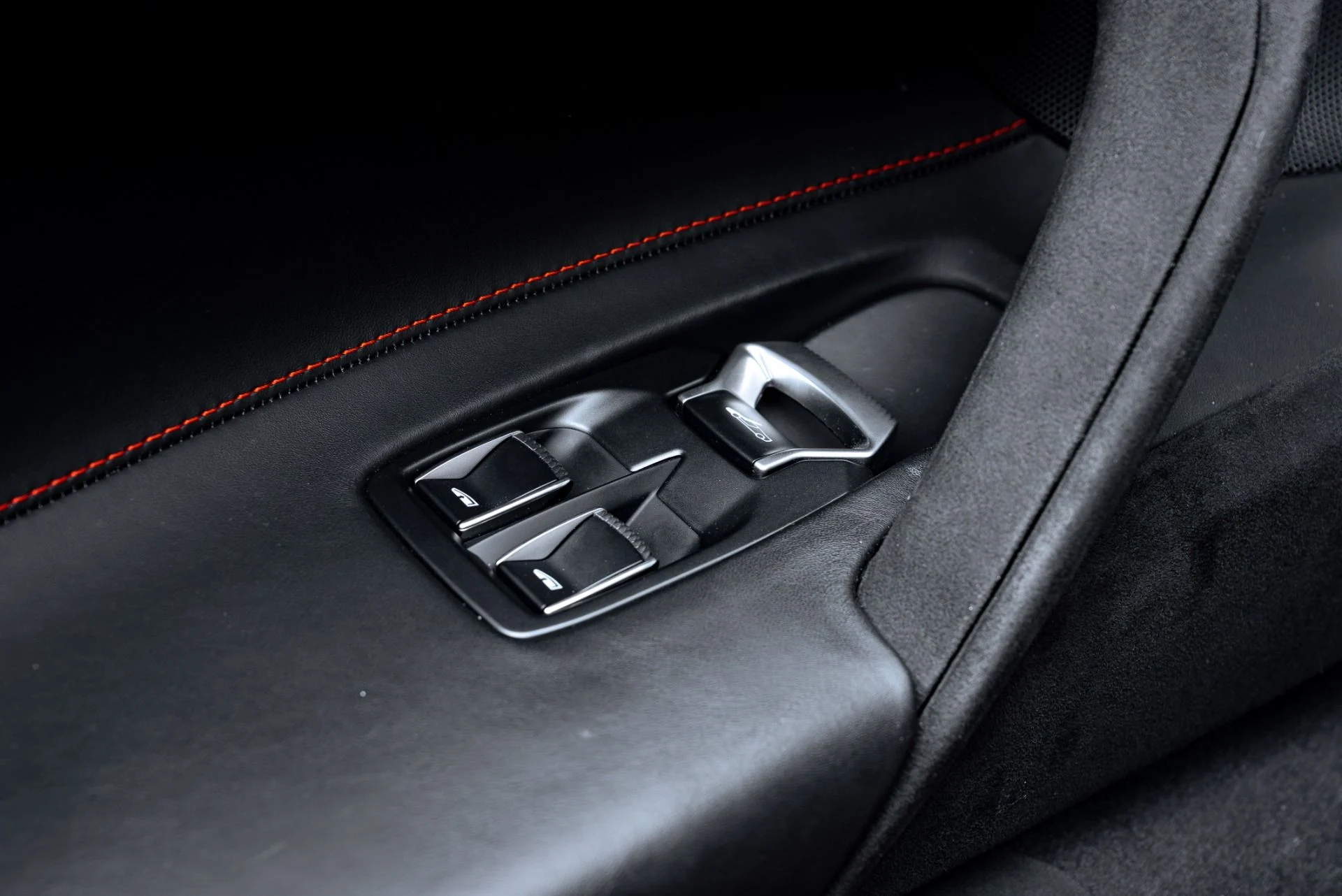 mph058_3384521860_Used_2024_Mc_Laren_750_S_Spider_1776888165_454aa14488