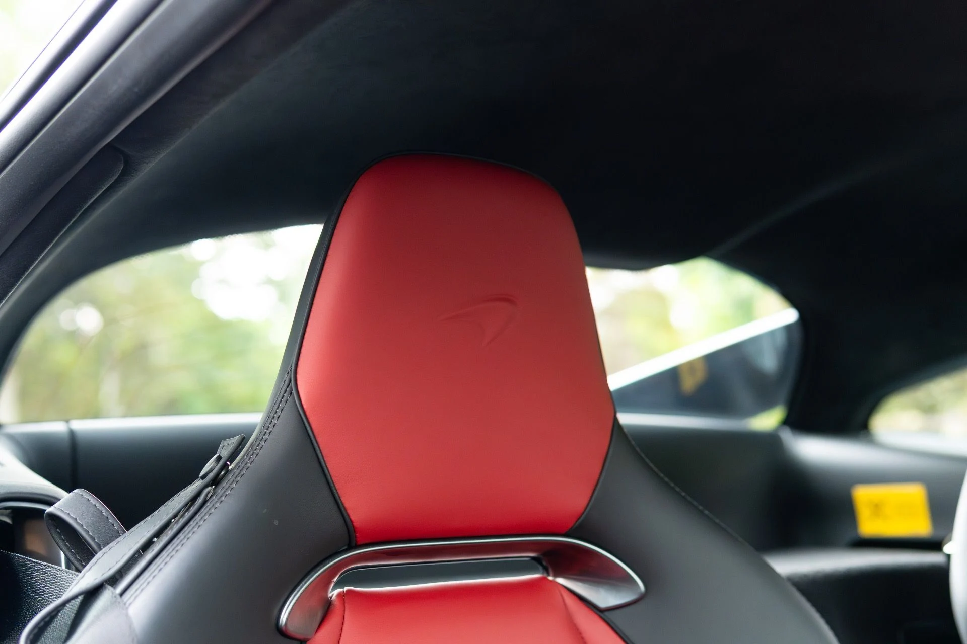 mph058_3386087775_Used_2023_Mc_Laren_Artura_1776712926_204955646d