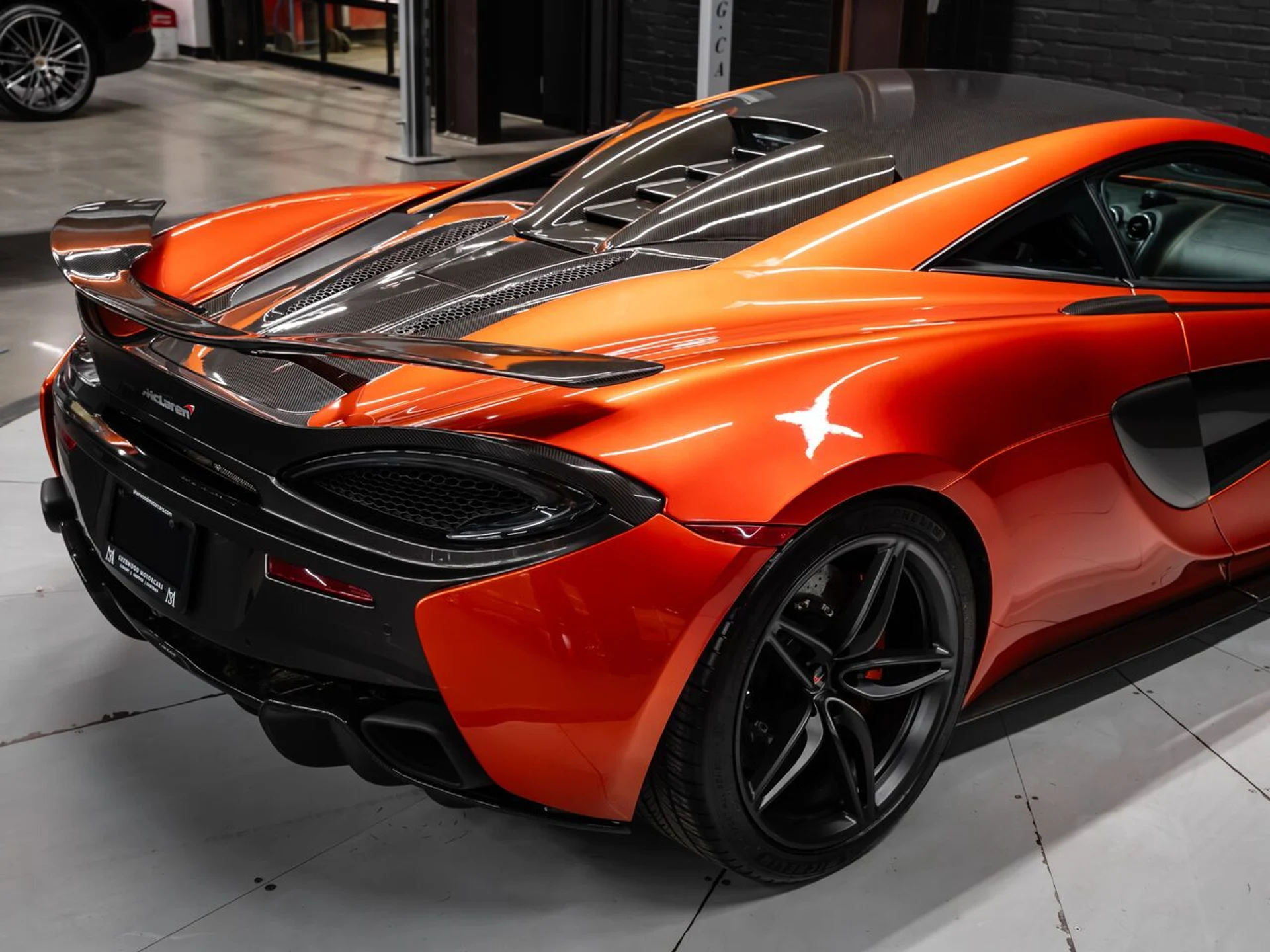 mph058_3451610131_mclaren_570s_2017_4e9eb8e462