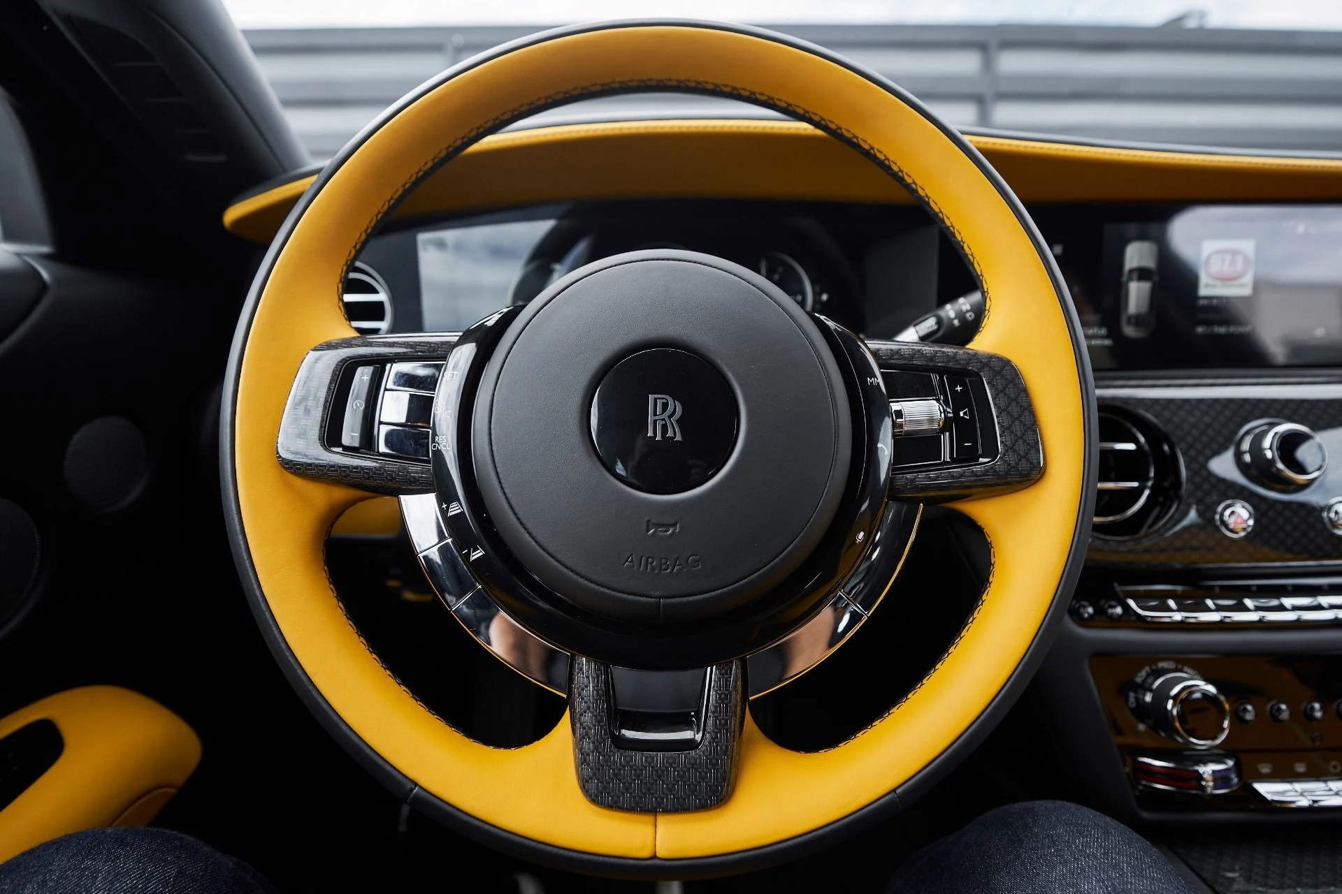 mph058_3466630440_Used_2025_Rolls_Royce_Ghost_Black_Badge_1763167839_fa7c395a08