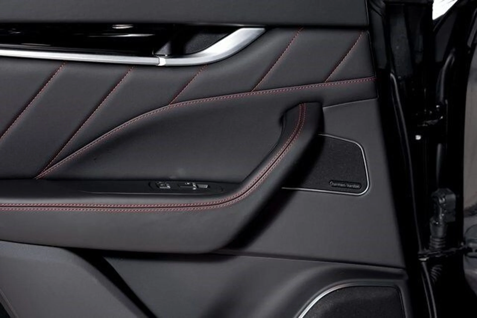 mph058_3484657062_664318fa61bbb71957e52d9837bc295cx_f65b5031c3