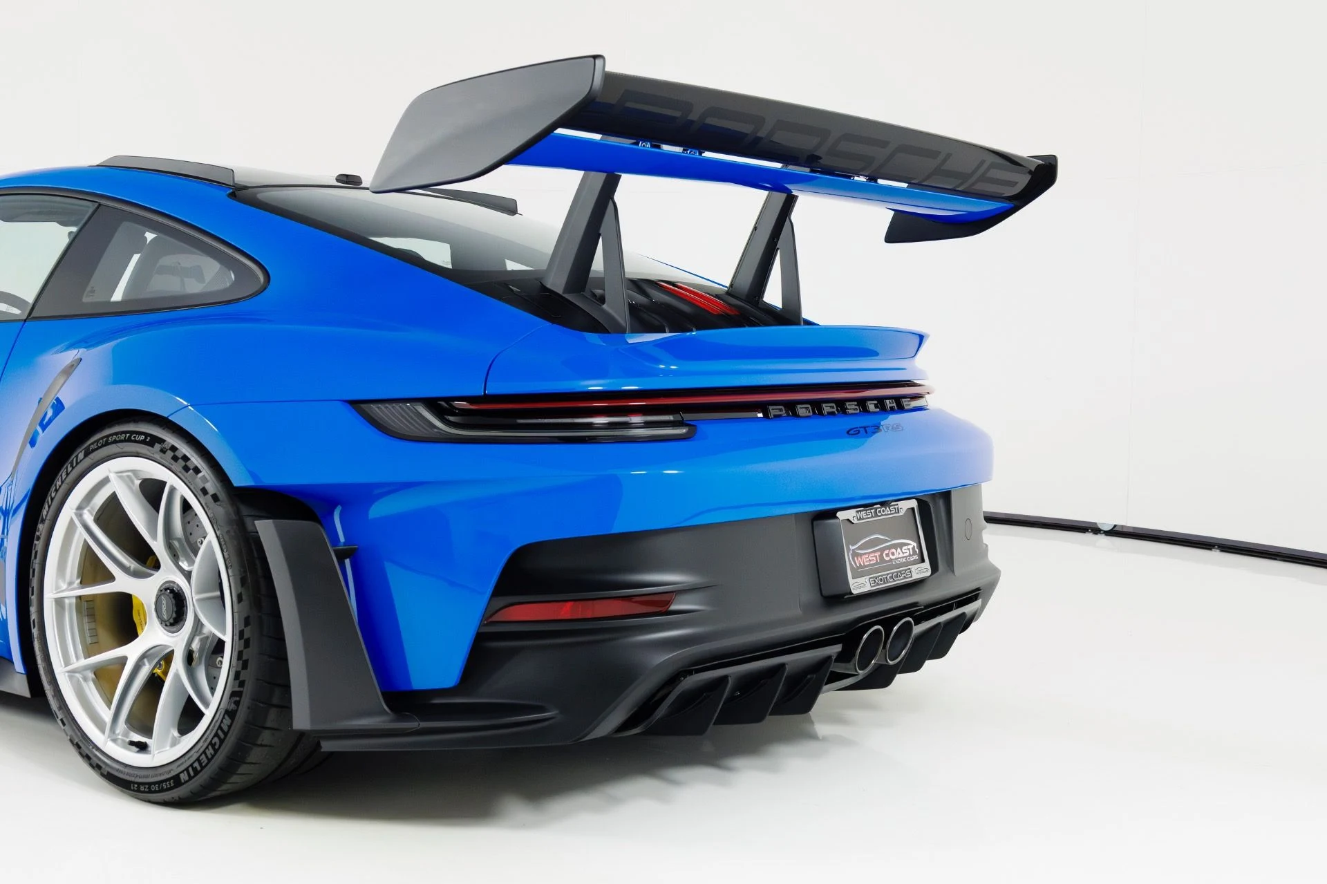 mph058_3489592819_Used_2024_Porsche_911_GT_3_RS_1771372602_5b910c255c