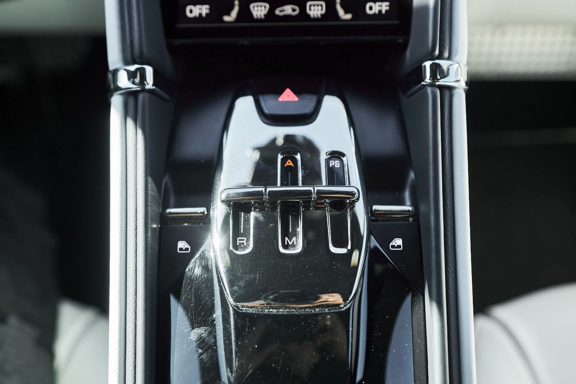 mph058_352618699_Used_2022_Ferrari_Roma_Base_1764637293_767f25eb57