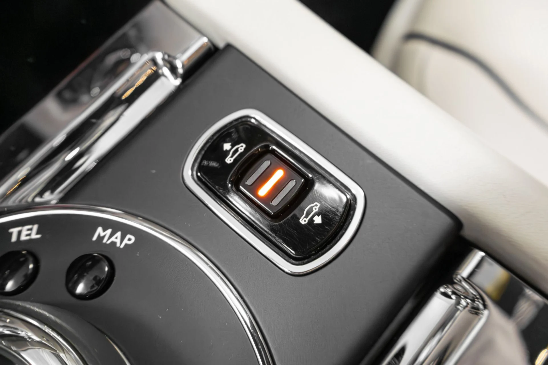 mph058_364394316_Used_2016_Rolls_Royce_Wraith_1765322515_bfe1cec39f