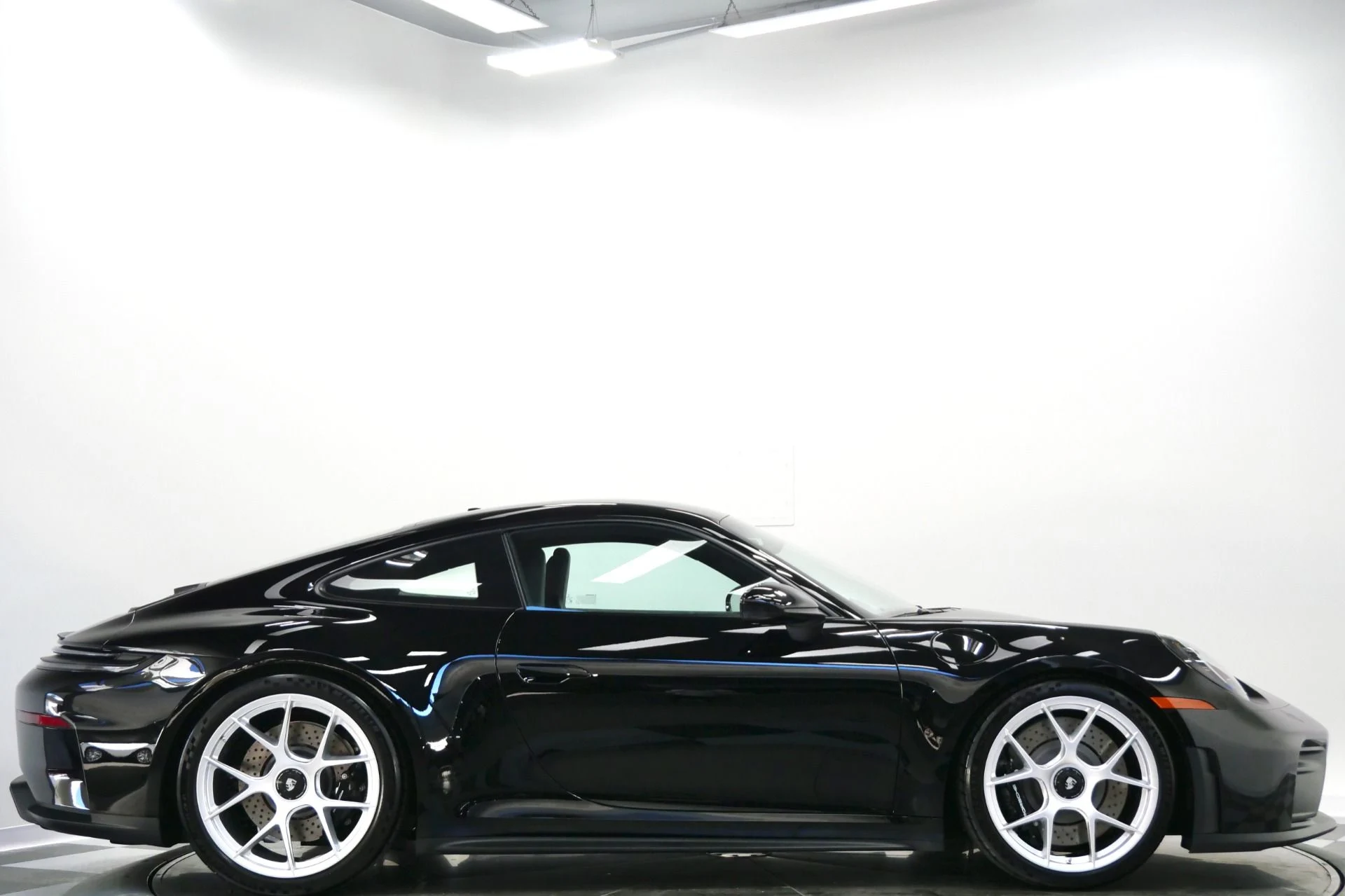 mph058_3647948716_Used_2026_Porsche_911_GT_3_Touring_Lightweight_Package_Delivery_Miles_6_Speed_Manual_1766436357_fca6bd0ed9