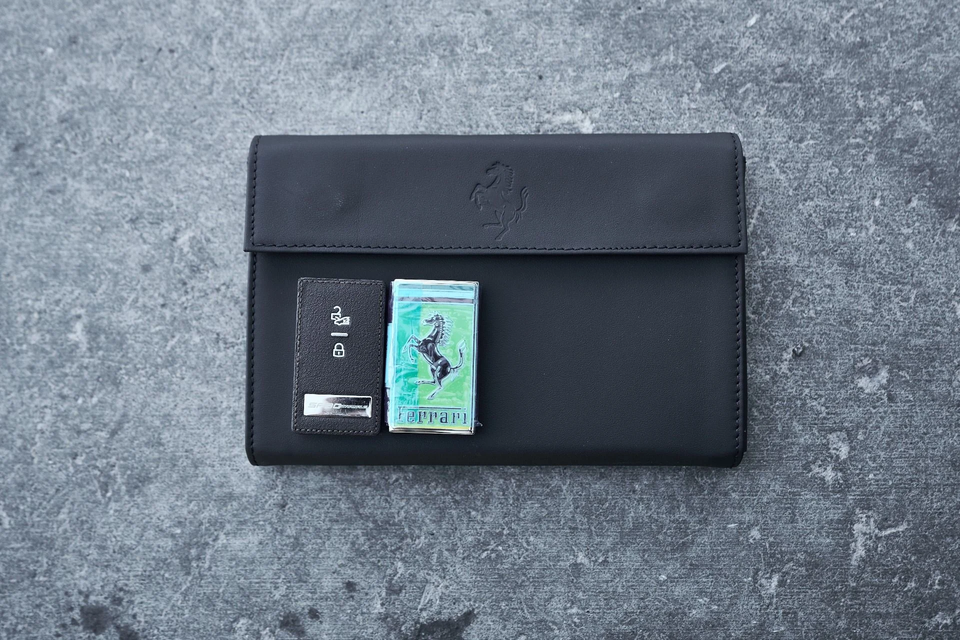 mph058_3651375999_Used_2023_Ferrari_SF_90_Stradale_Base_1762651020_553a313ac4