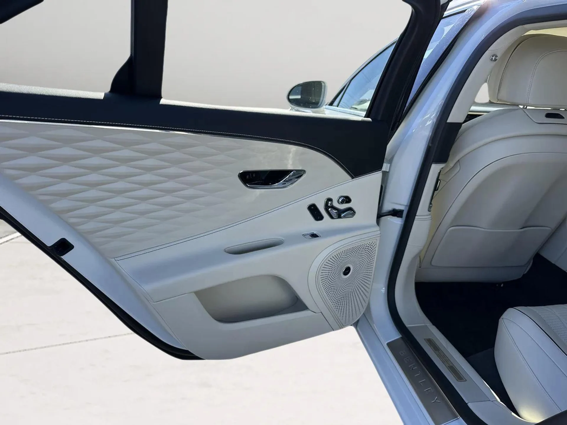 mph058_3656953271_7439e987371b29cb2775ee2680a17adb_64c252949c